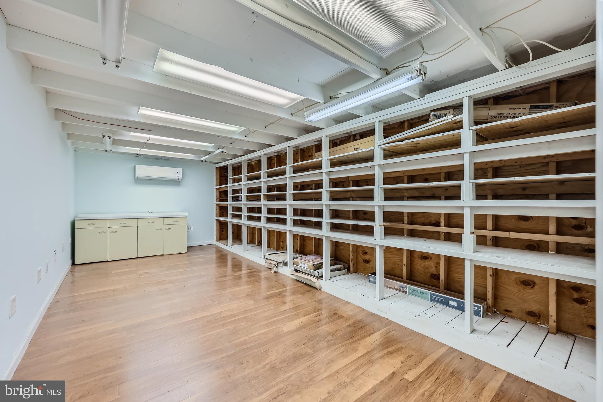 BUTCHERS HILL - Commercial Lease