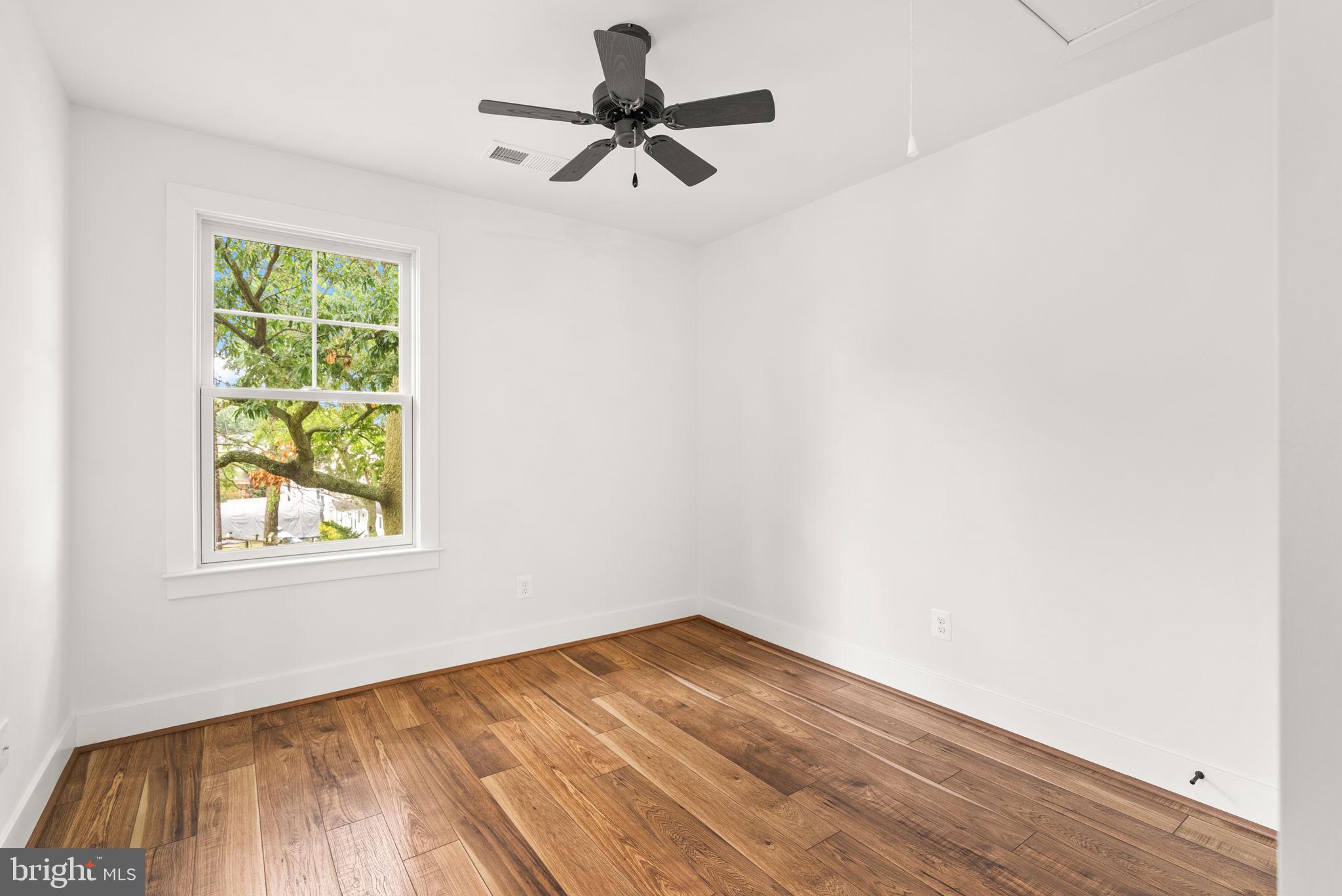 OWINGS BEACH - Residential