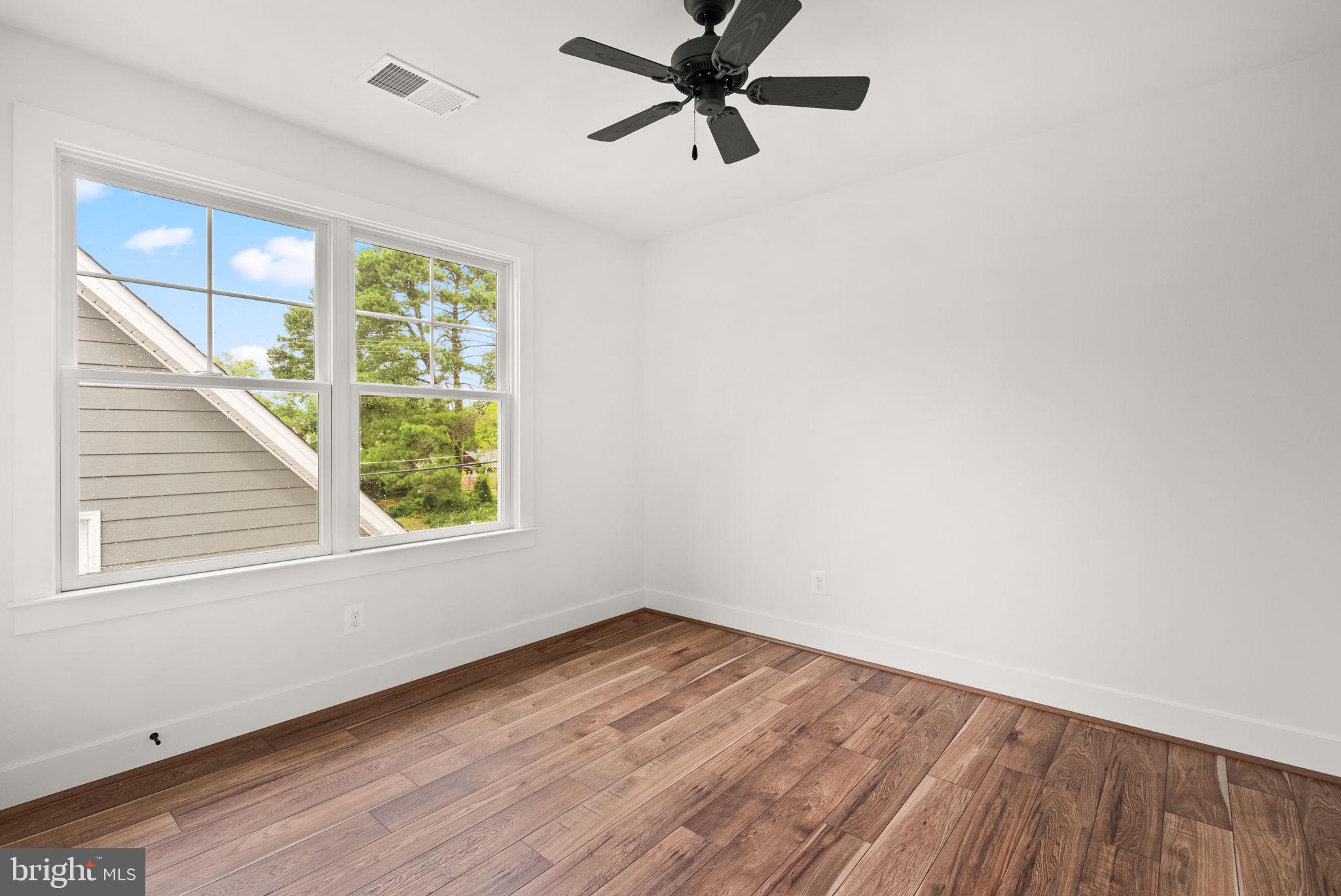 OWINGS BEACH - Residential