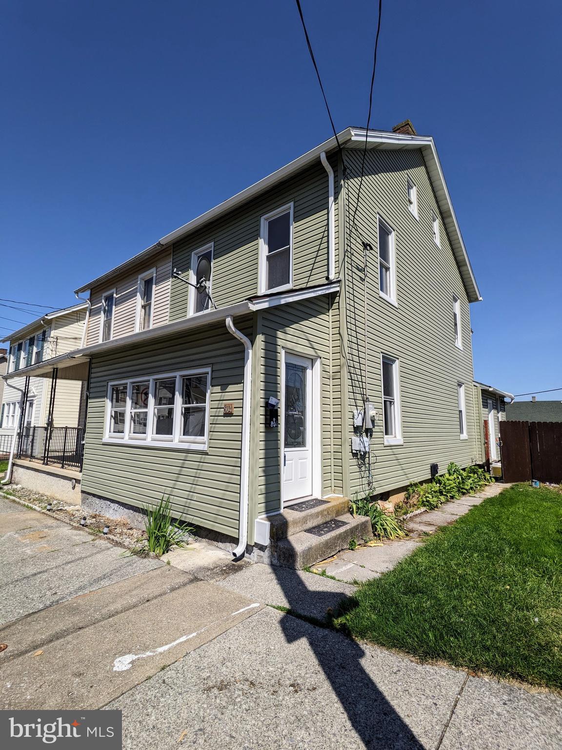 804 RACE STREET