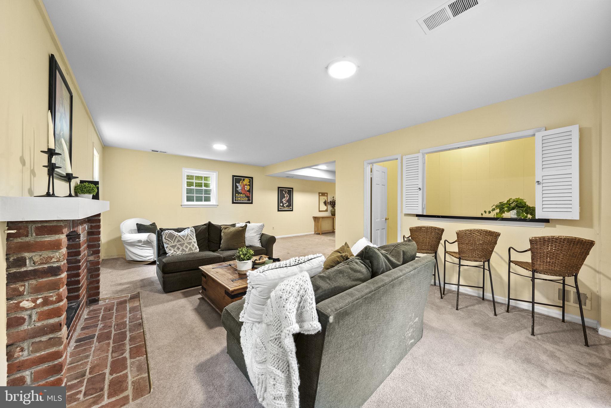 RIVER FALLS - Residential