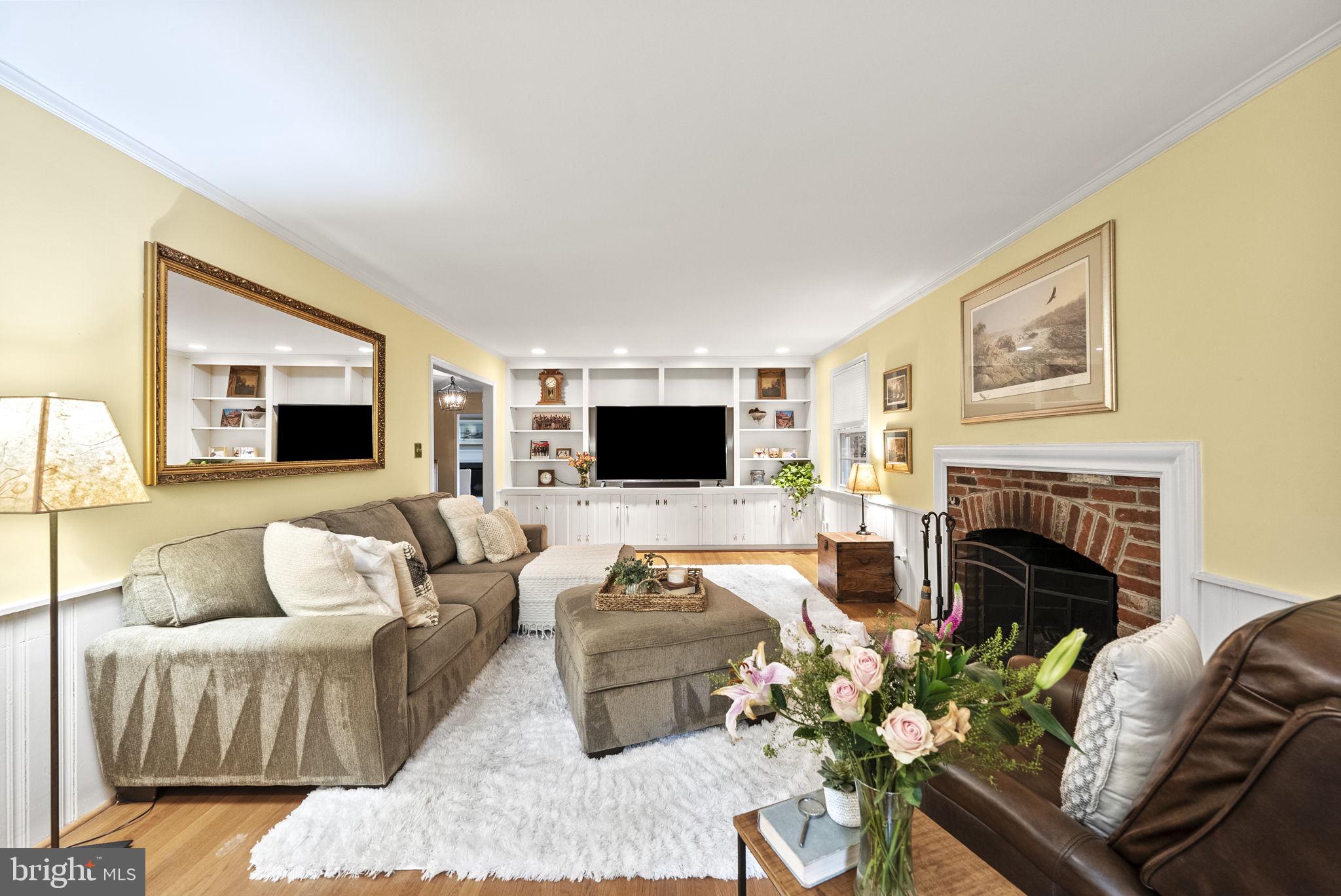 RIVER FALLS - Residential