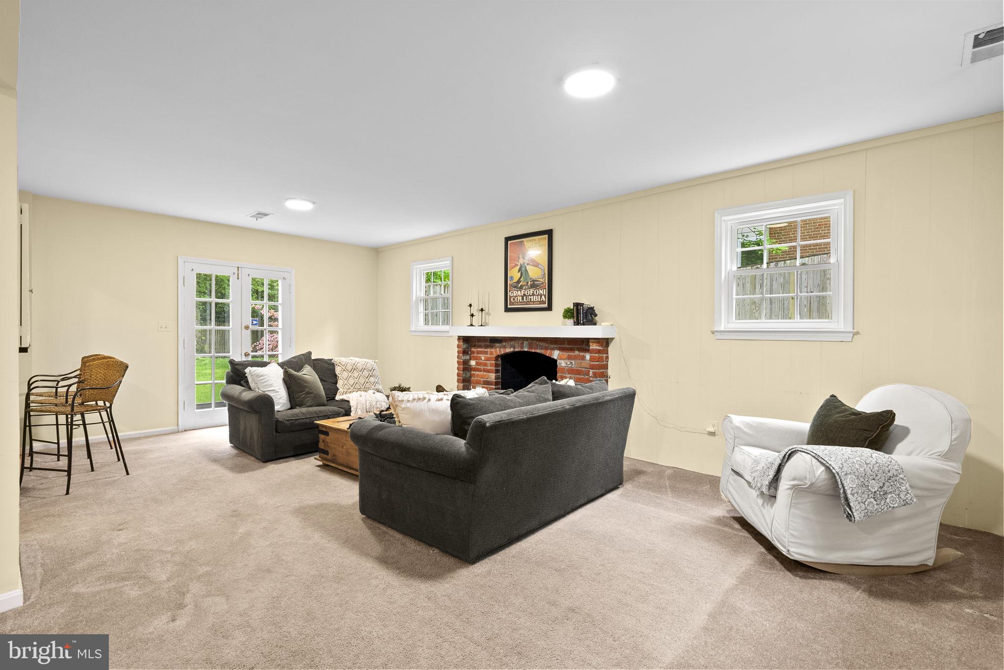 RIVER FALLS - Residential