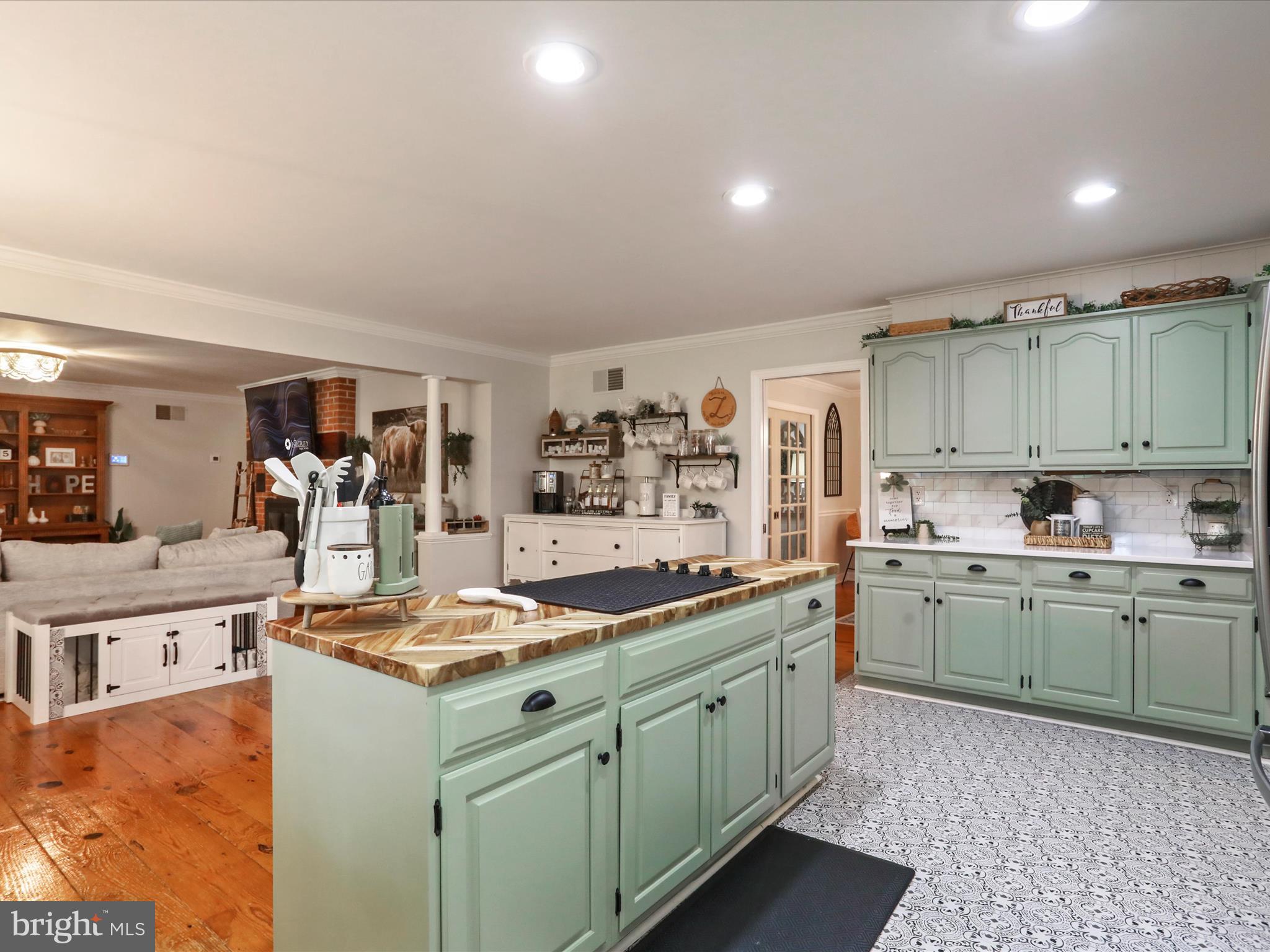 535 BOWLING VIEW ROAD