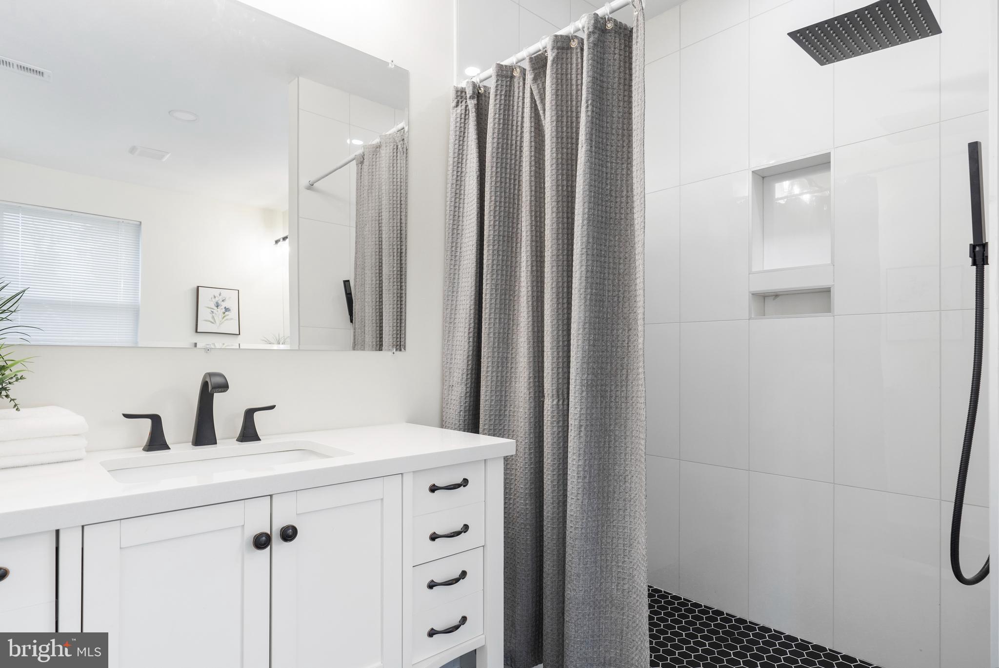 ASHBURTON HISTORIC DISTRICT - Residential