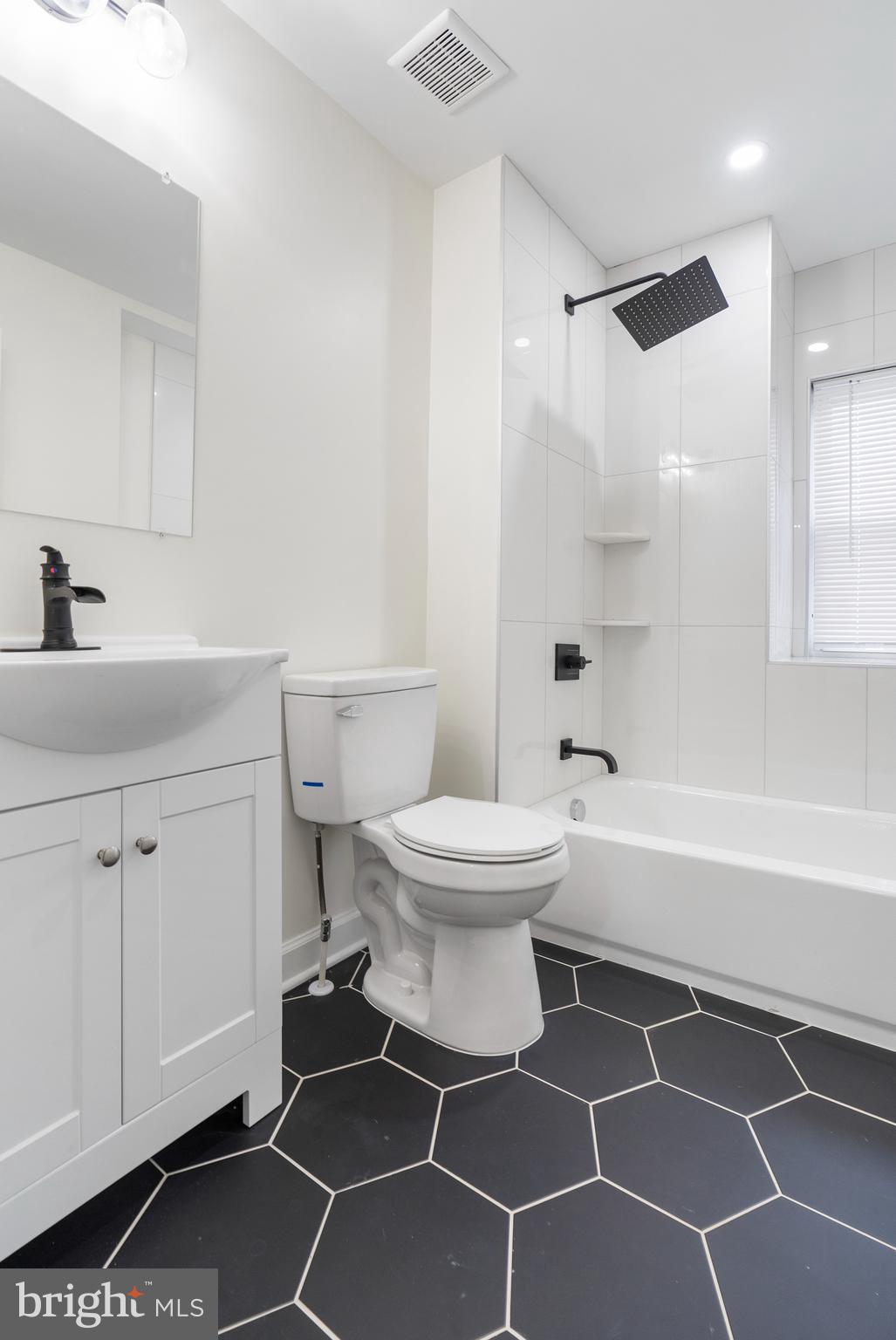 ASHBURTON HISTORIC DISTRICT - Residential