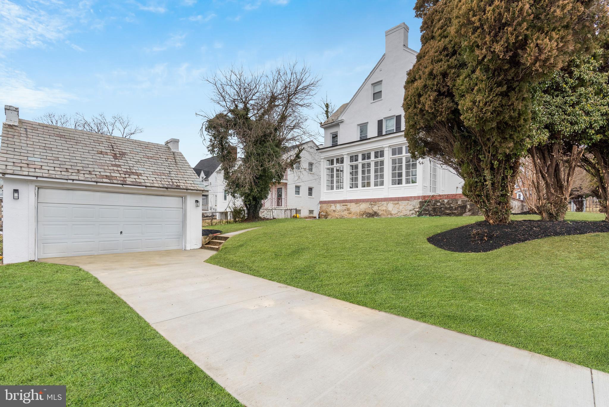 ASHBURTON HISTORIC DISTRICT - Residential