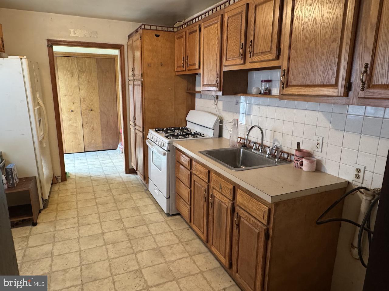 CASTLE HILLS - Residential