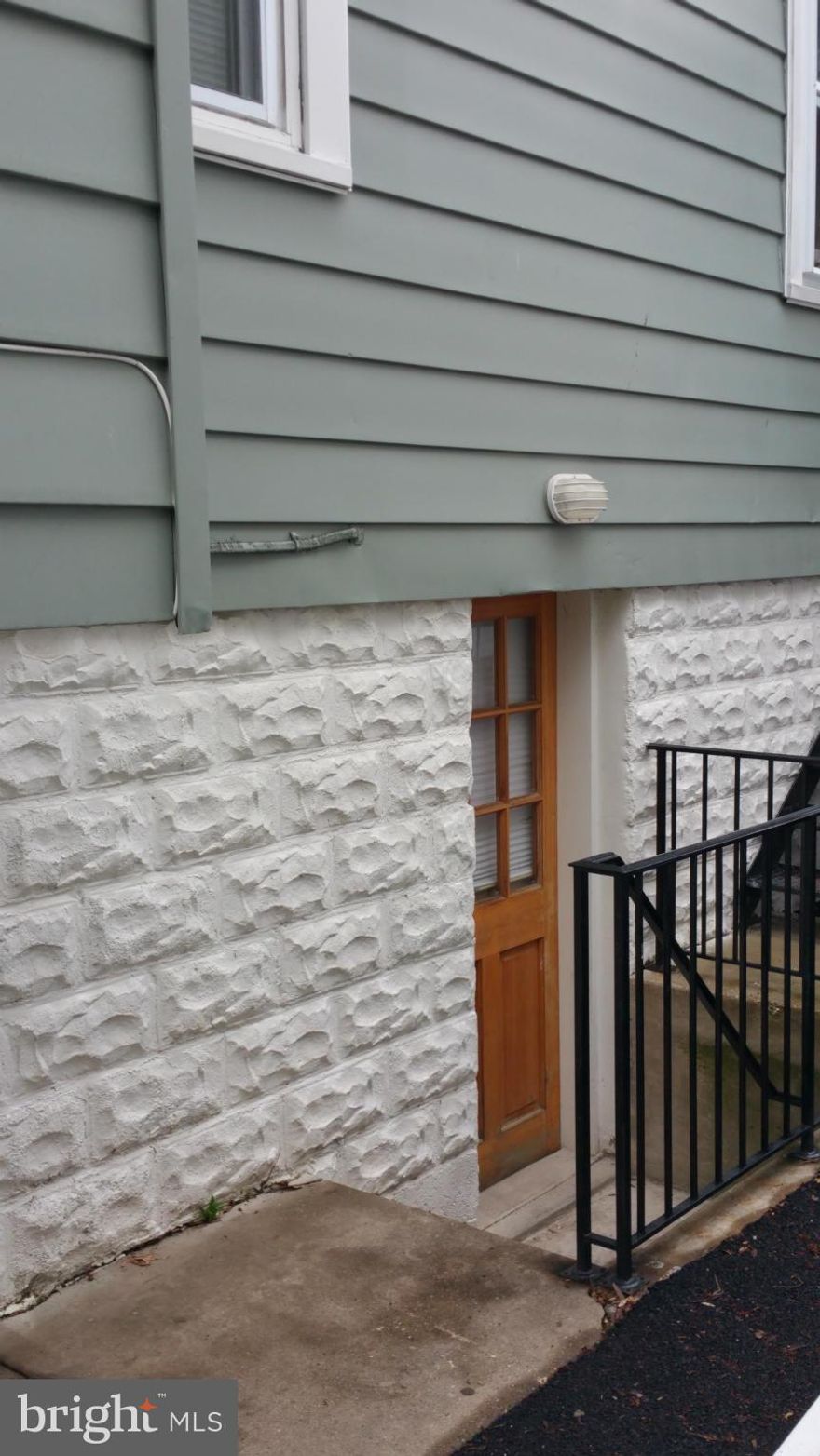 BASEMENT APARTMENT --- Utilities included***Lovely rambler in an excellent location for the commuter. Ceramic floors, large bedroom, spacious closets,  Shared laundry facilities.  Located close to public transportation, schools, shopping and DC. ***Upper level has tenant.