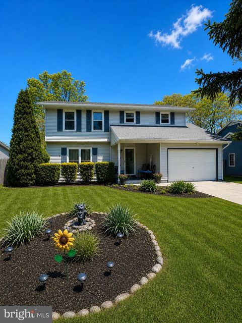 Homes For Sale - 92 Hollybrook Drive<br/> TUCKERTON, NJ 08087