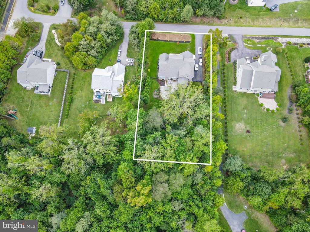 303 BONHEUR AVENUE