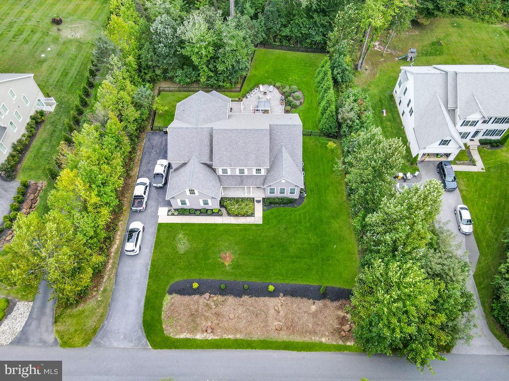303 BONHEUR AVENUE