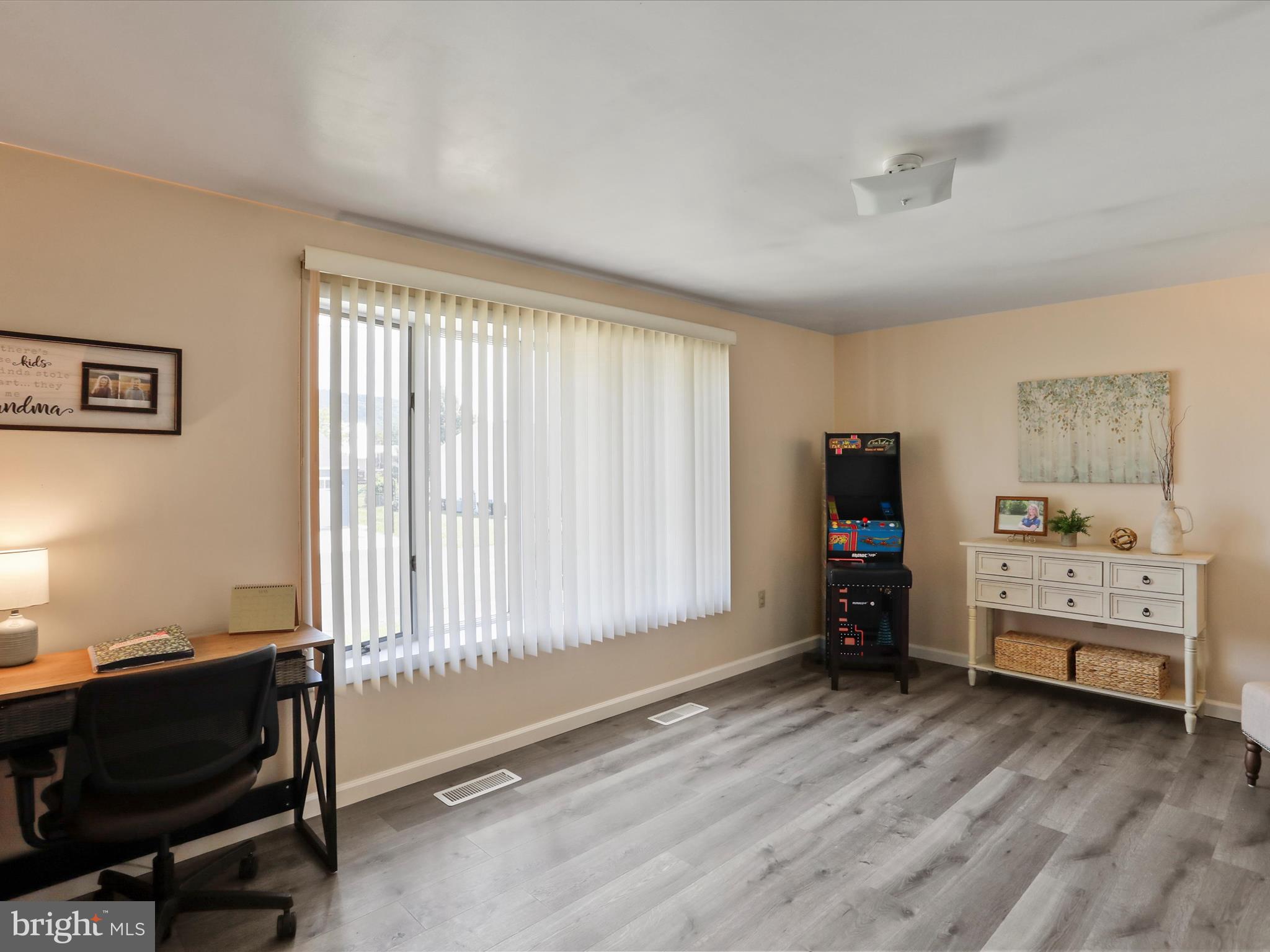 AIRPORT ADDITION - Residential