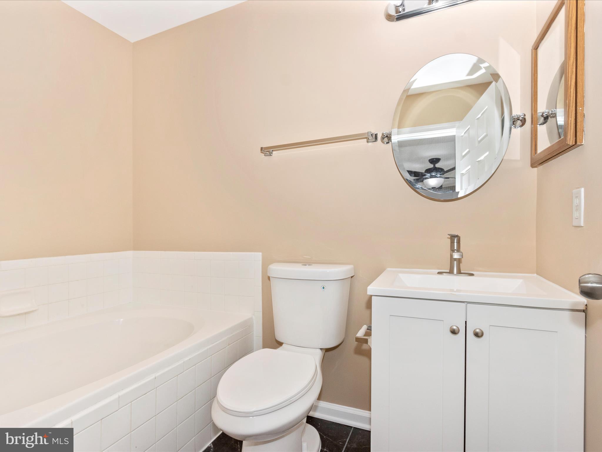 SHEFFIELD GLEN TOWNHOMES - Residential Lease