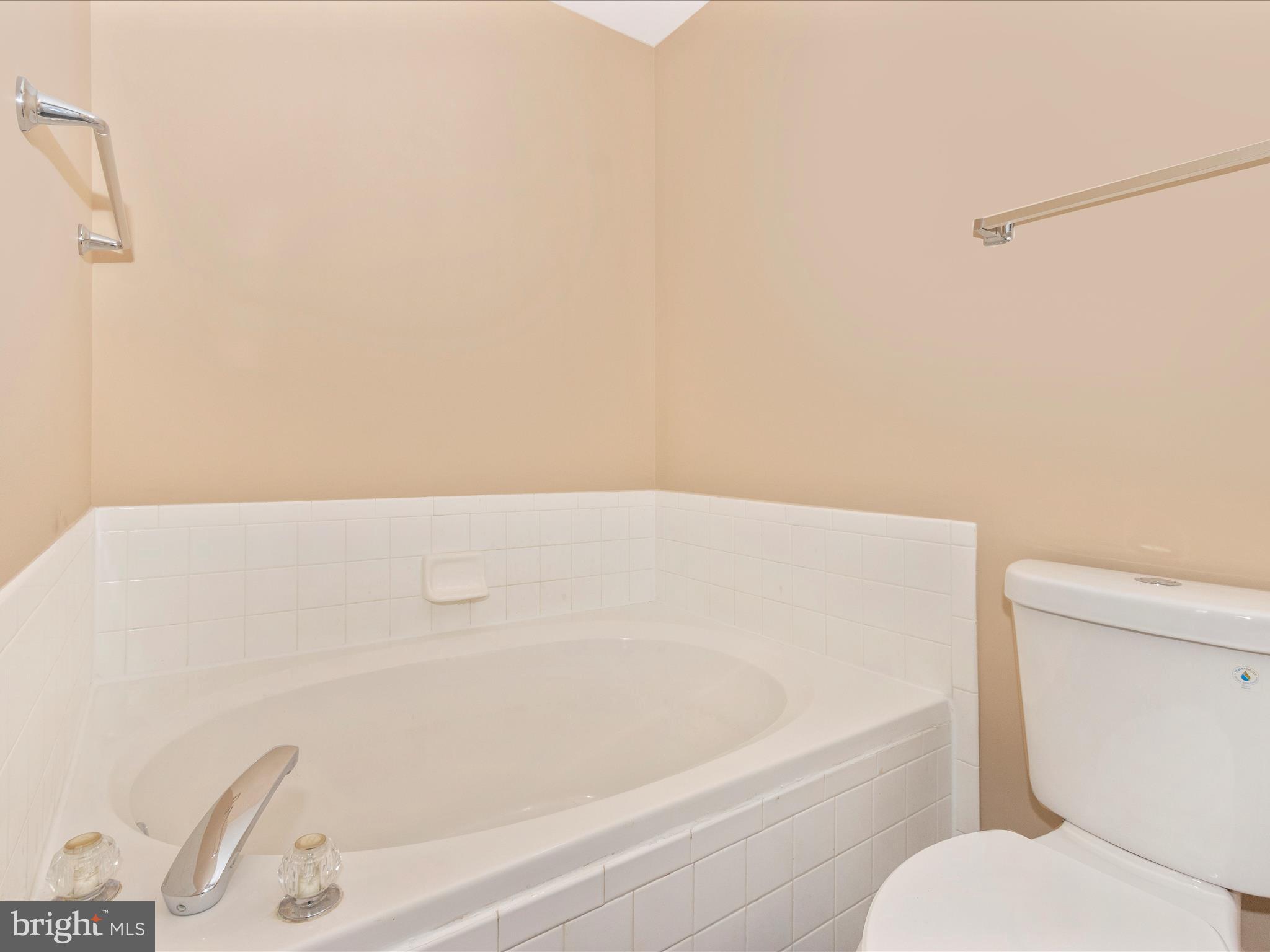 SHEFFIELD GLEN TOWNHOMES - Residential Lease