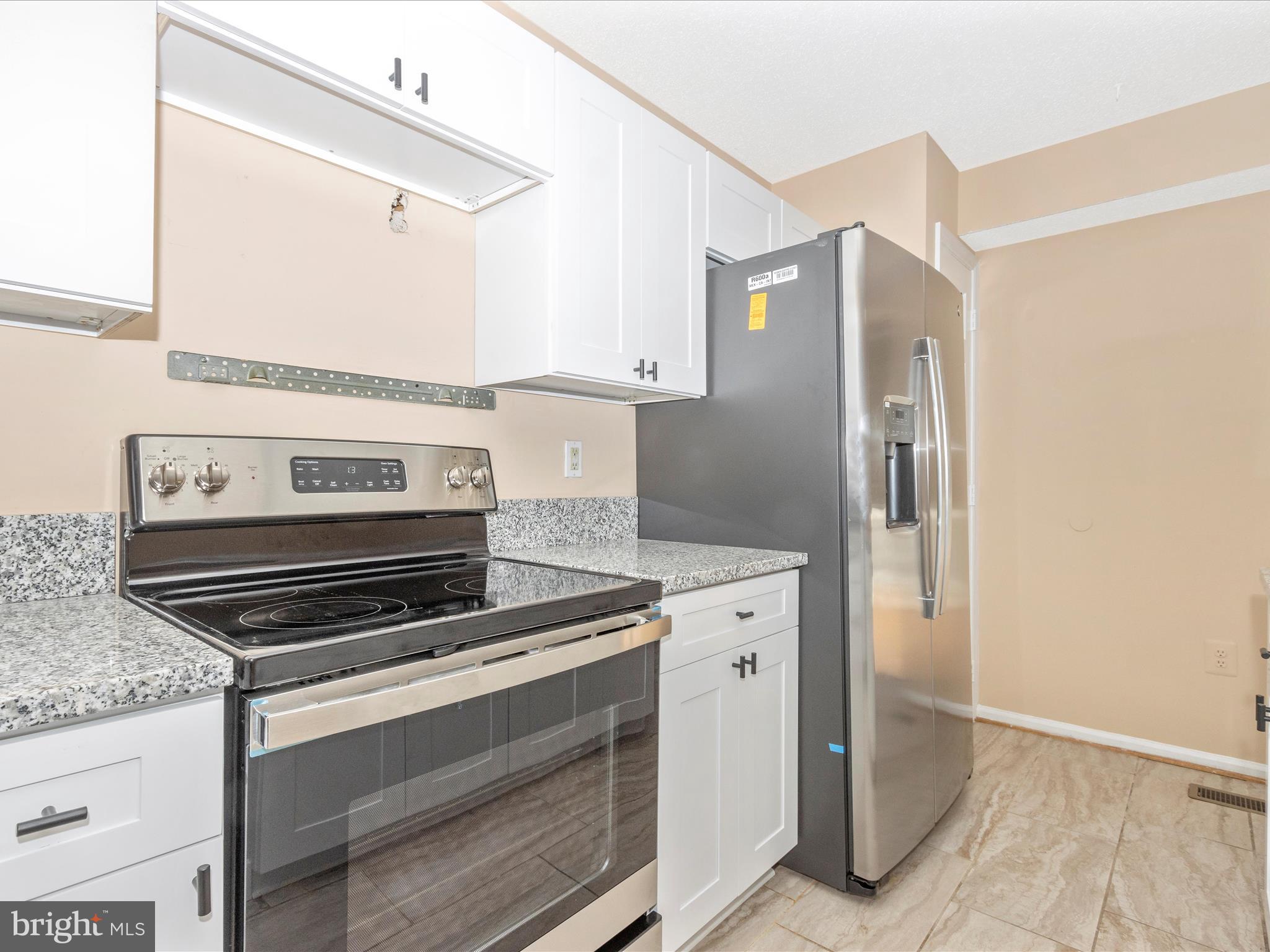 SHEFFIELD GLEN TOWNHOMES - Residential Lease