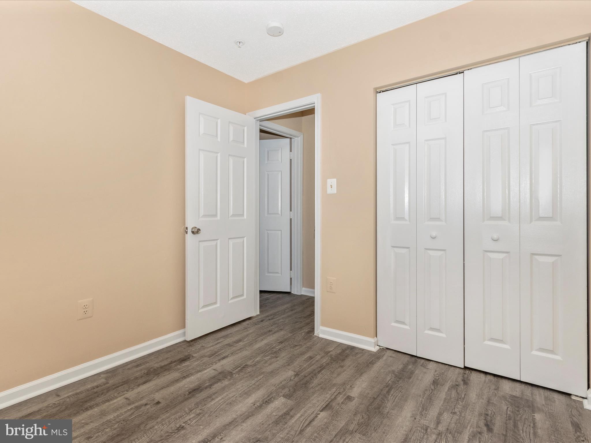 SHEFFIELD GLEN TOWNHOMES - Residential Lease