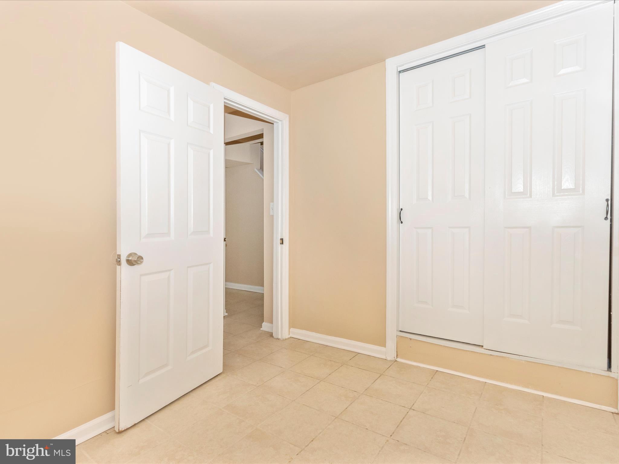 SHEFFIELD GLEN TOWNHOMES - Residential Lease