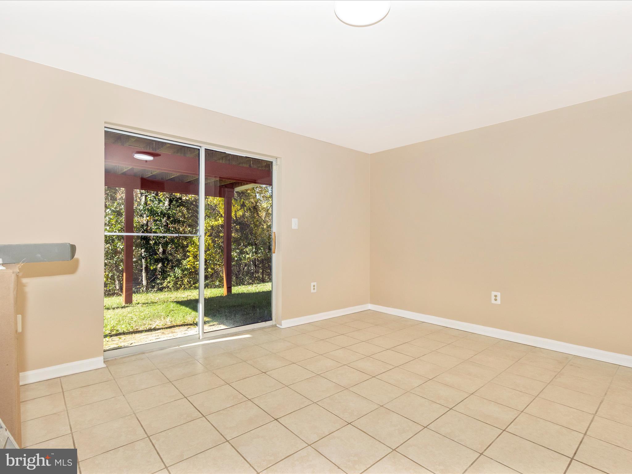 SHEFFIELD GLEN TOWNHOMES - Residential Lease