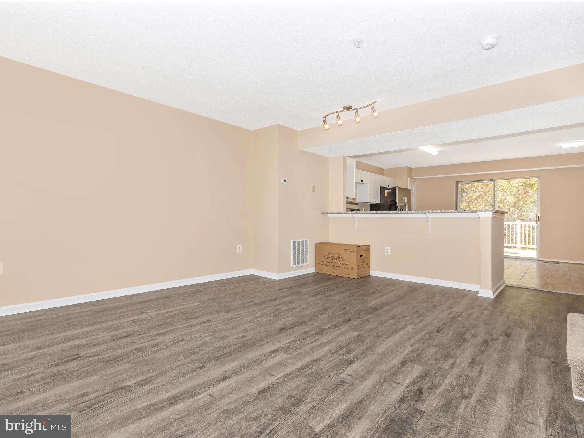 SHEFFIELD GLEN TOWNHOMES - Residential Lease