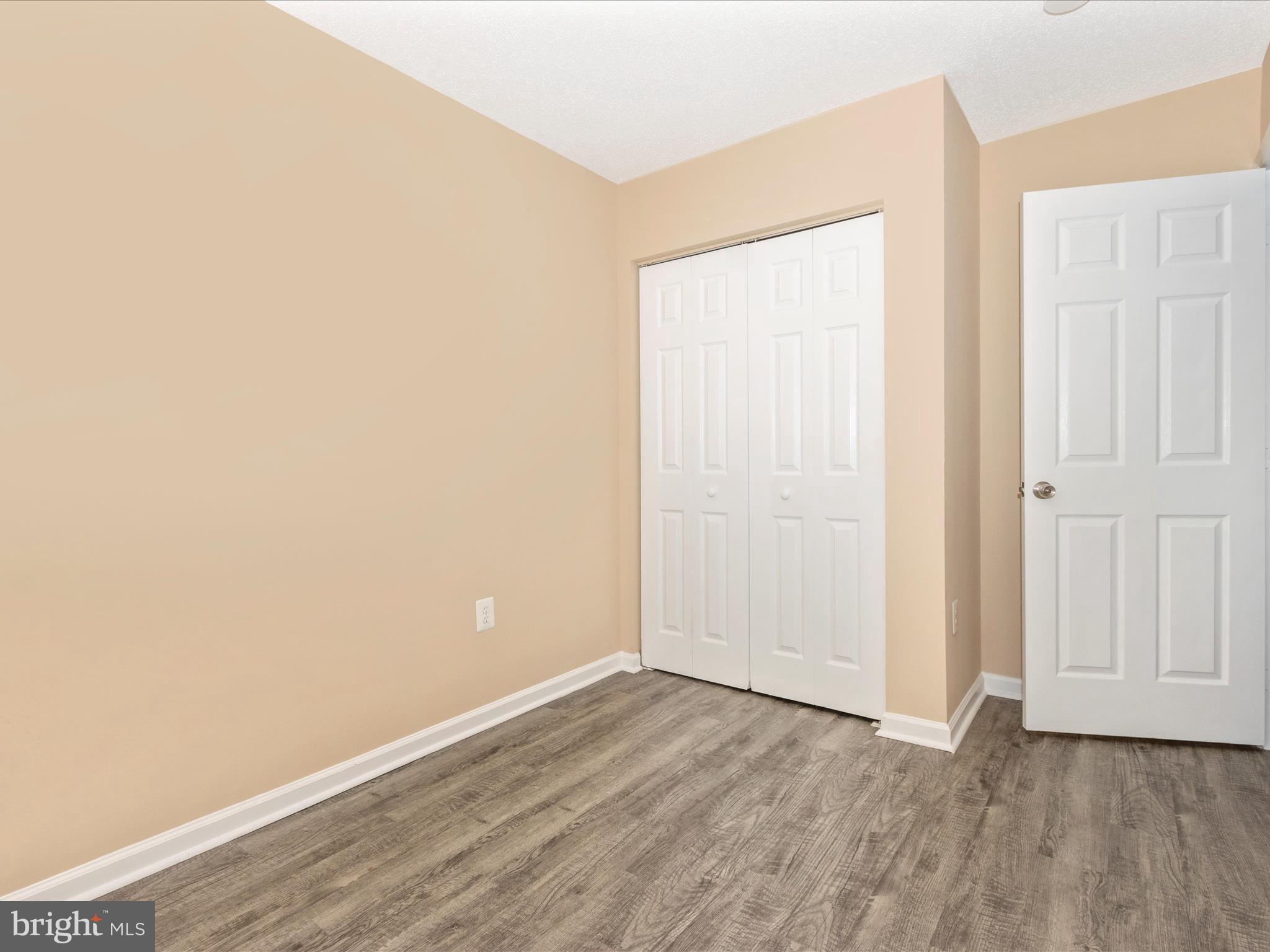 SHEFFIELD GLEN TOWNHOMES - Residential Lease