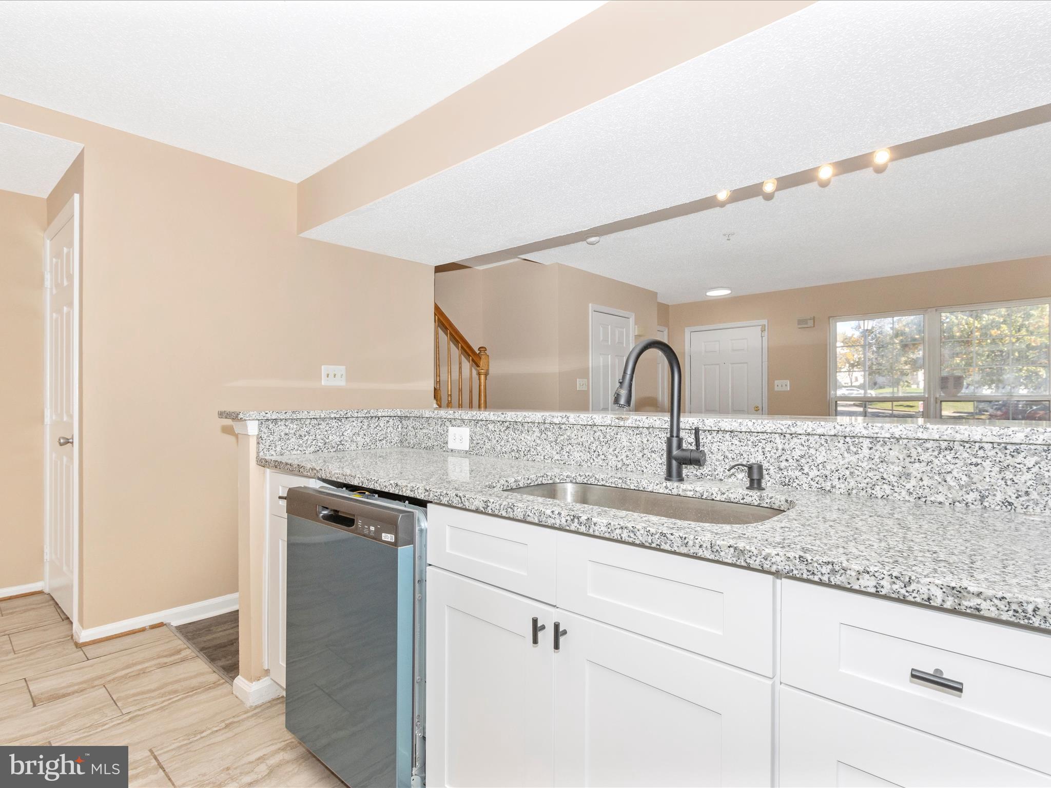 SHEFFIELD GLEN TOWNHOMES - Residential Lease