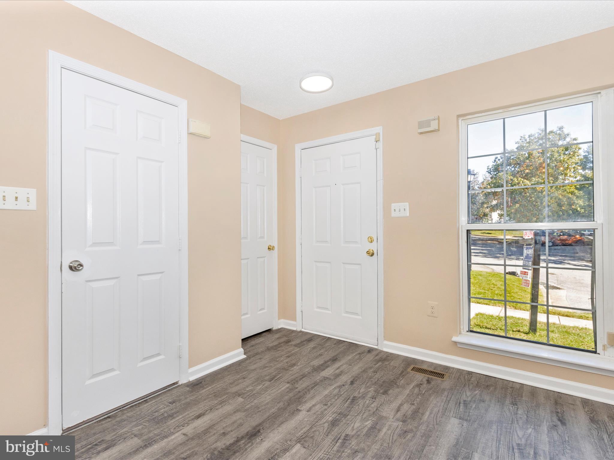 SHEFFIELD GLEN TOWNHOMES - Residential Lease