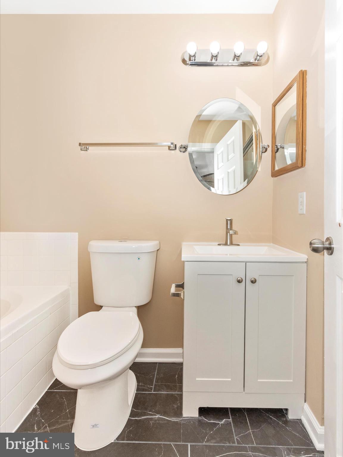 SHEFFIELD GLEN TOWNHOMES - Residential Lease