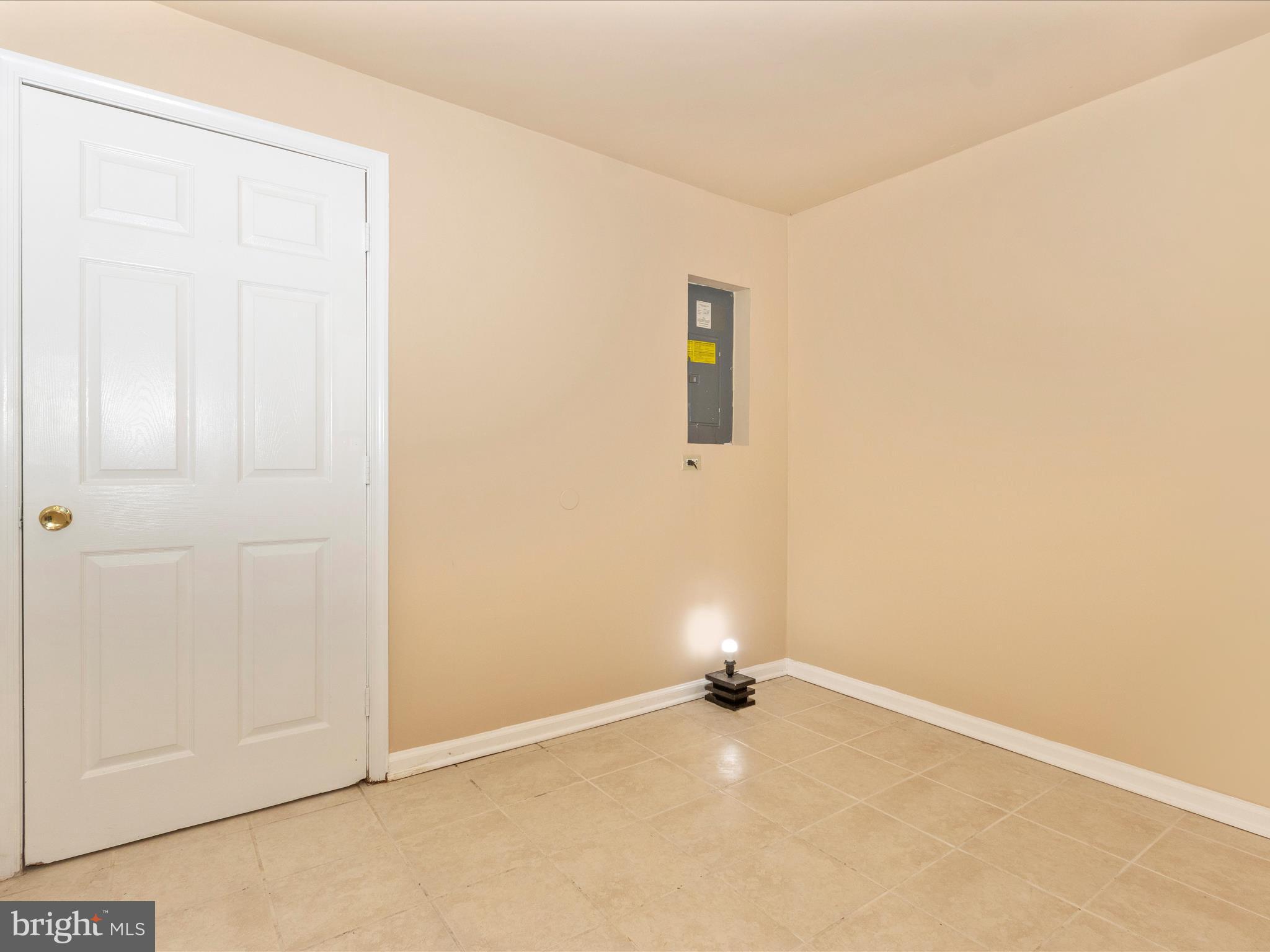 SHEFFIELD GLEN TOWNHOMES - Residential Lease