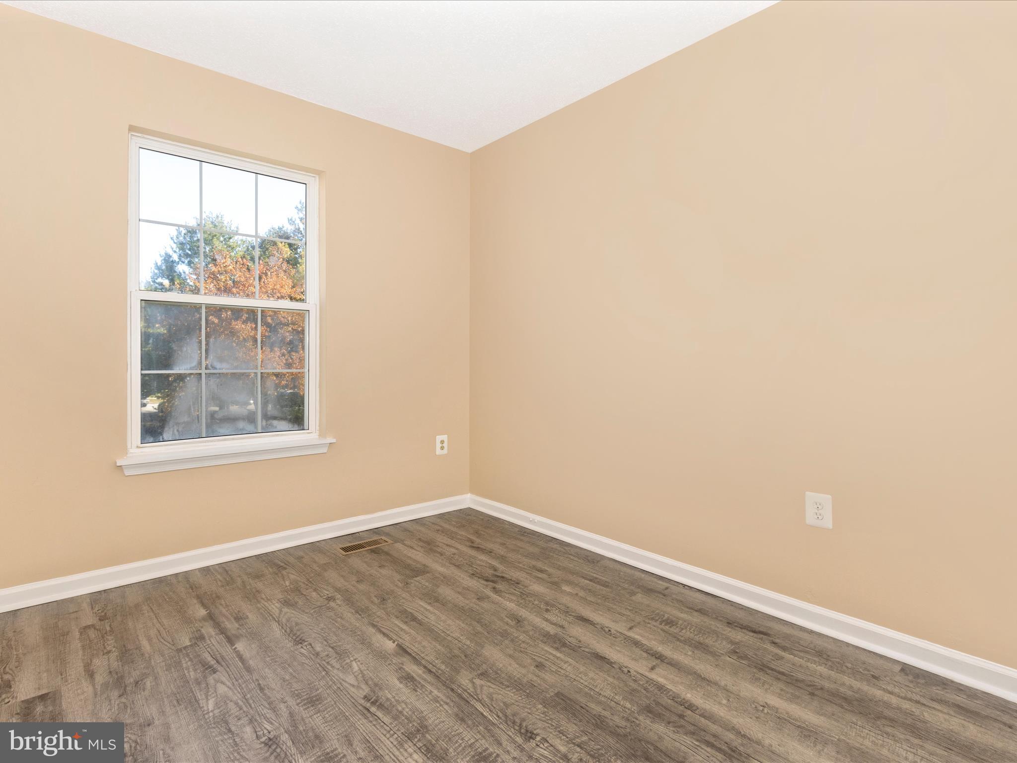 SHEFFIELD GLEN TOWNHOMES - Residential Lease