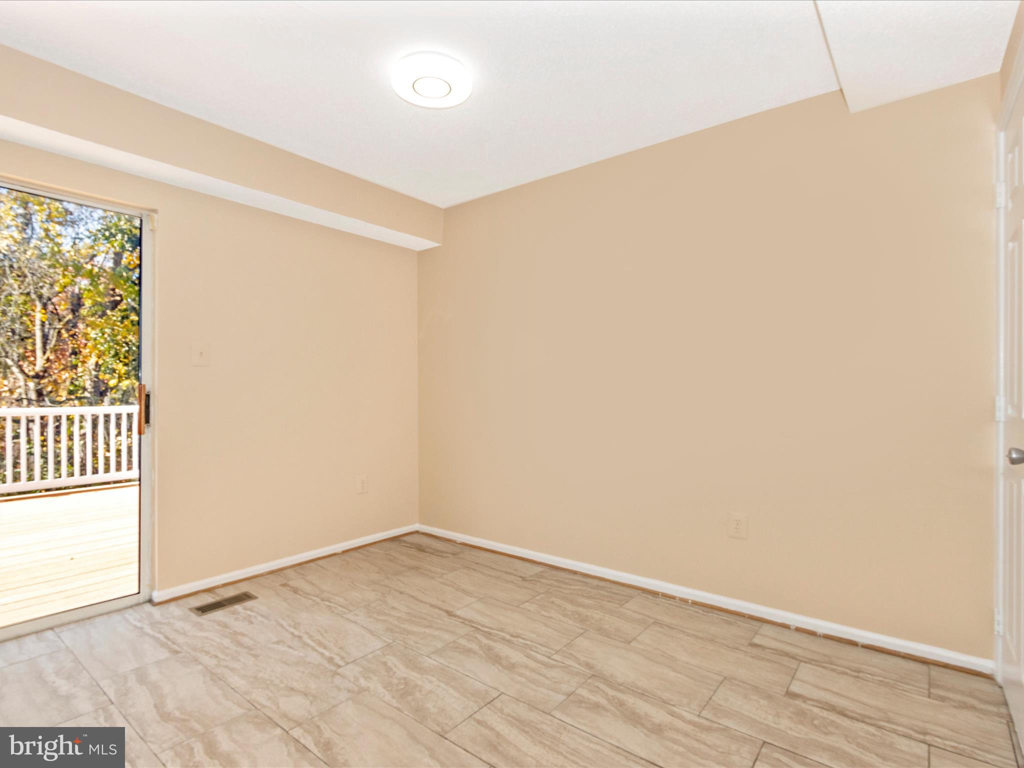 SHEFFIELD GLEN TOWNHOMES - Residential Lease