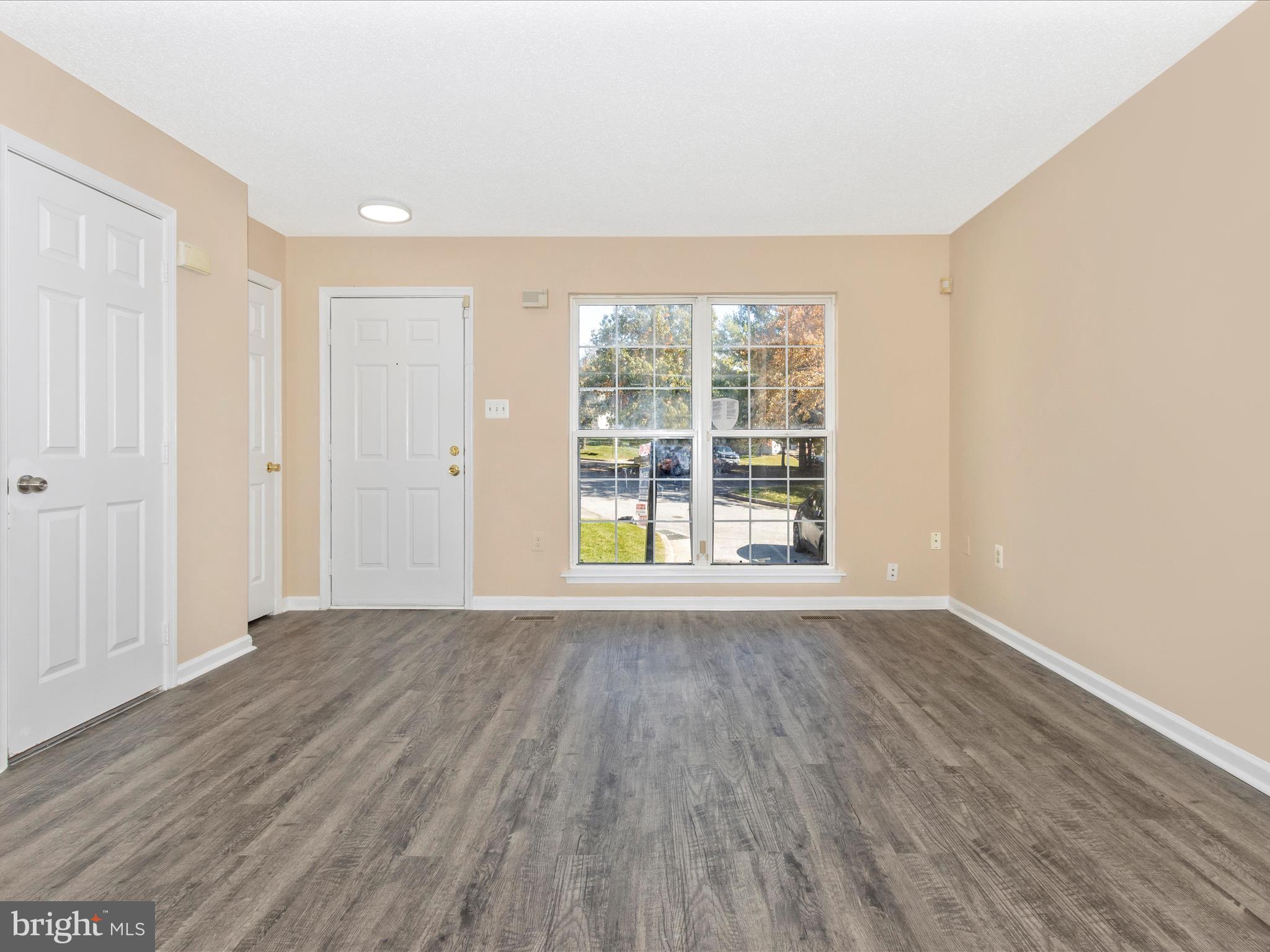 SHEFFIELD GLEN TOWNHOMES - Residential Lease