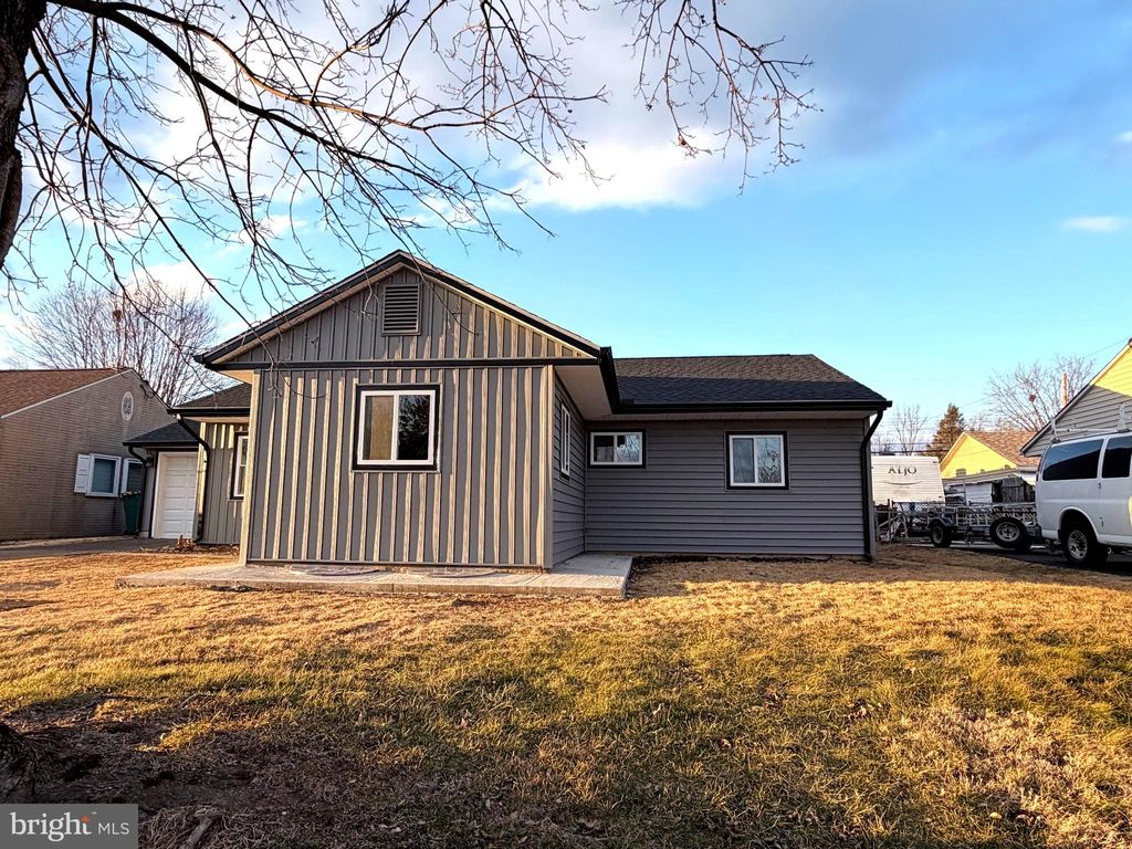 Photo of 679 Trenton Road, FAIRLESS HILLS, PA 19030 (MLS # PABU2112556)