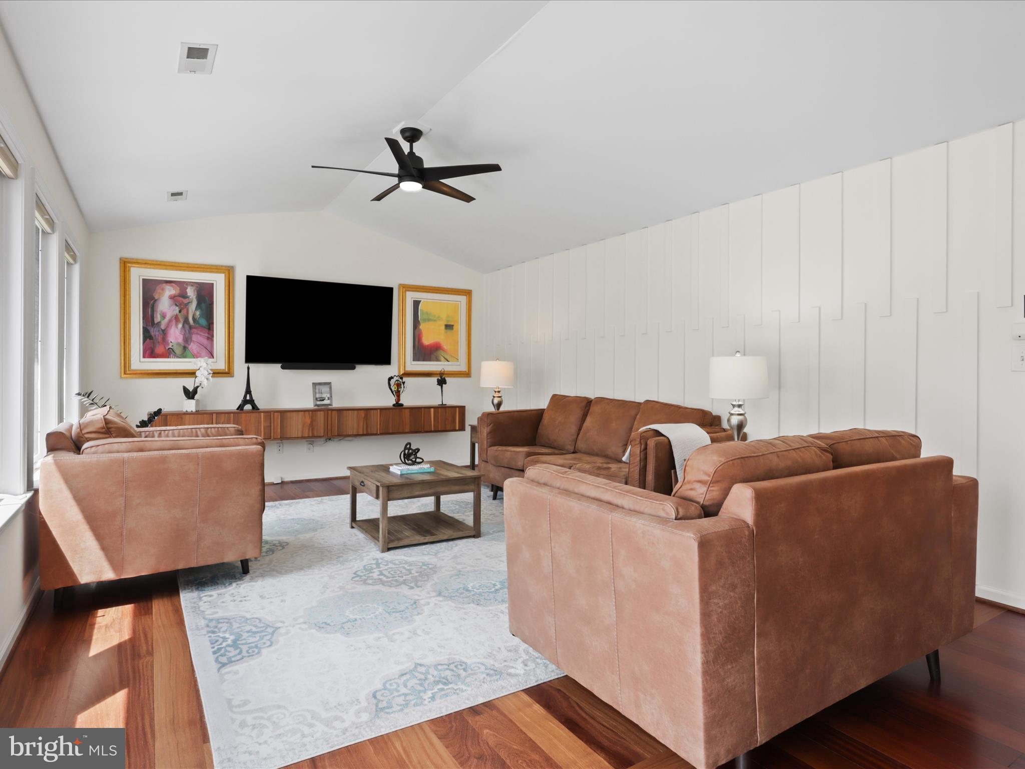 VISTA WOODS - Residential