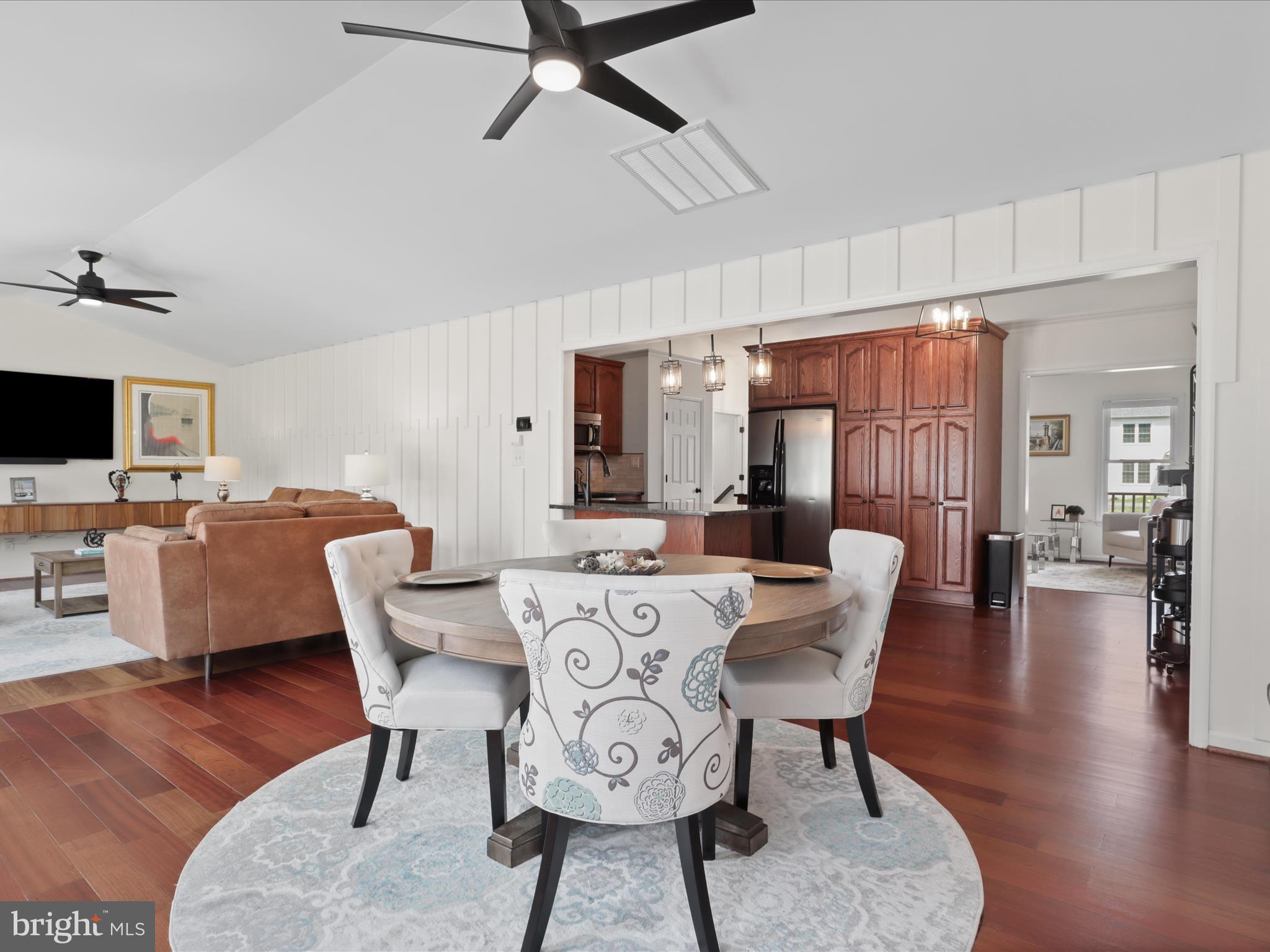 VISTA WOODS - Residential