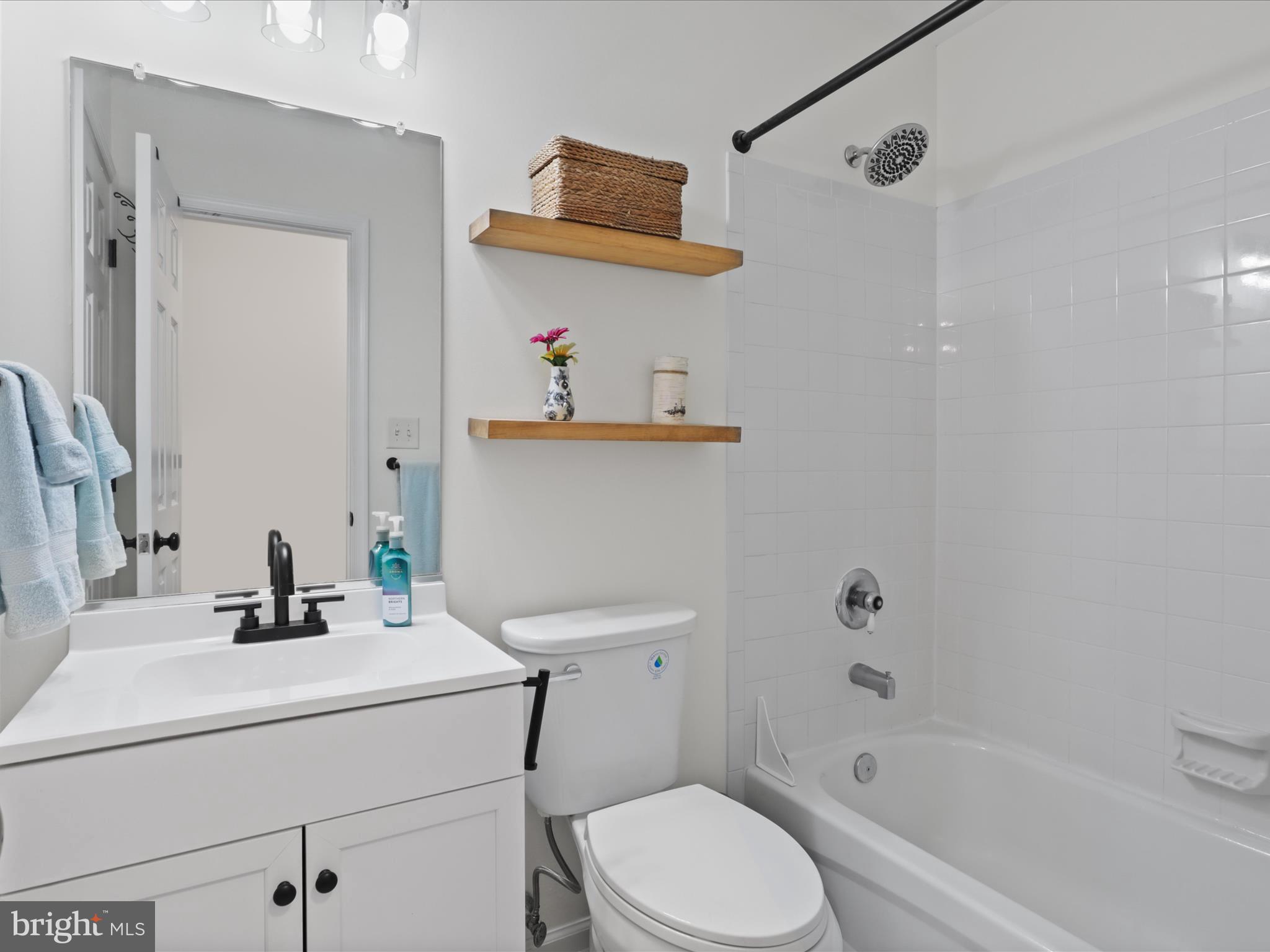 VISTA WOODS - Residential