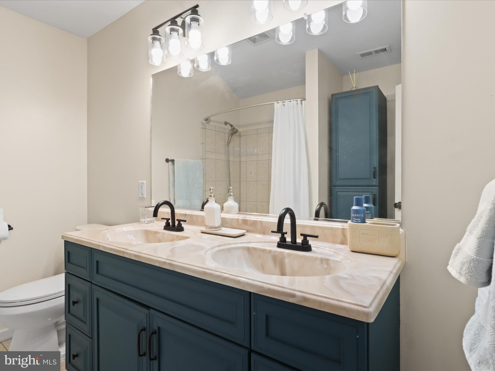 VISTA WOODS - Residential