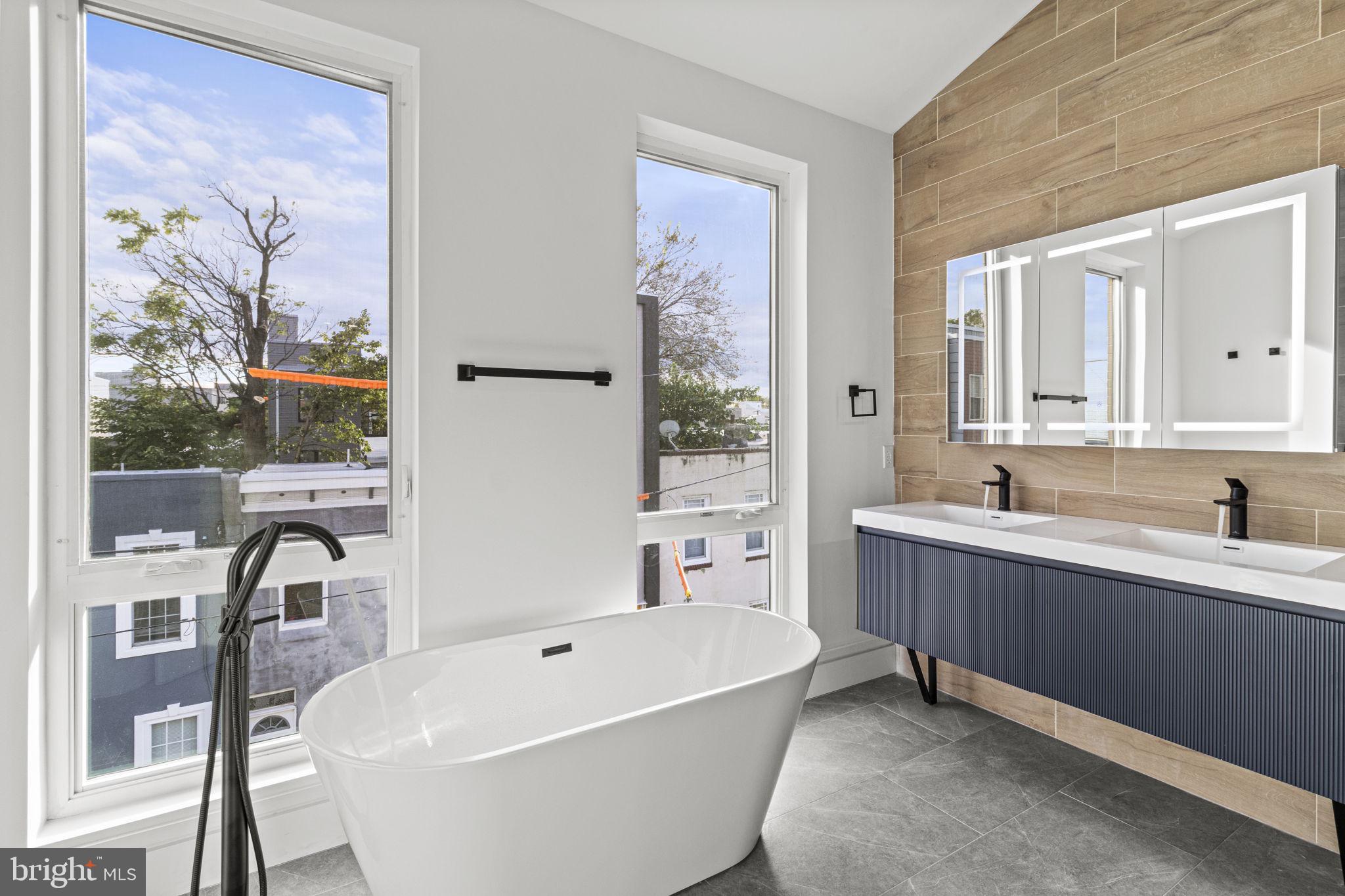 POINT BREEZE - Residential