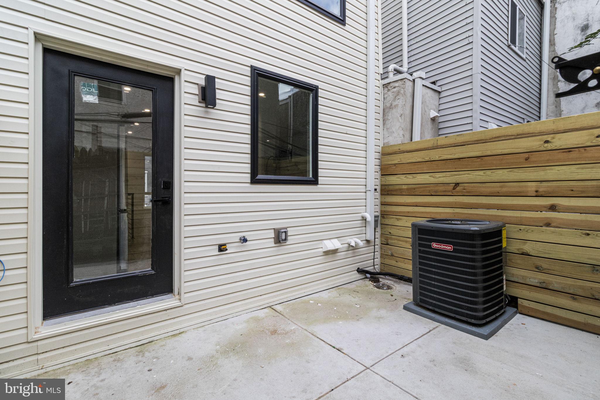 POINT BREEZE - Residential