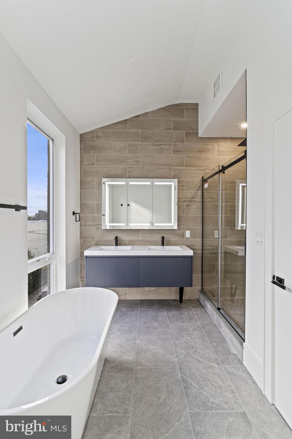 POINT BREEZE - Residential