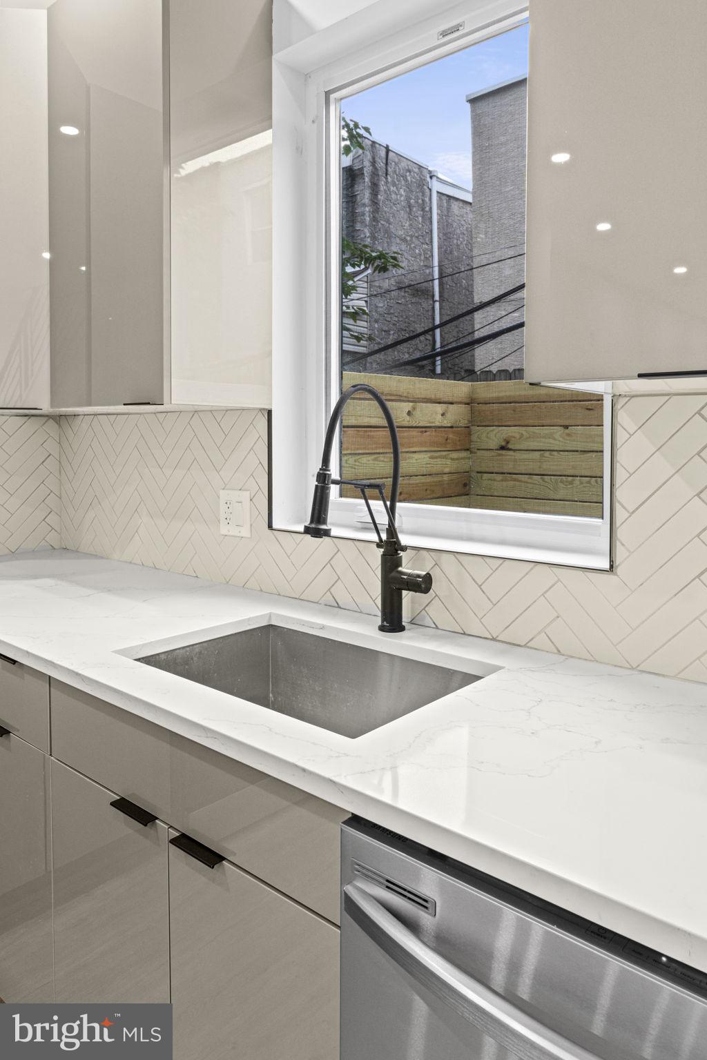 POINT BREEZE - Residential