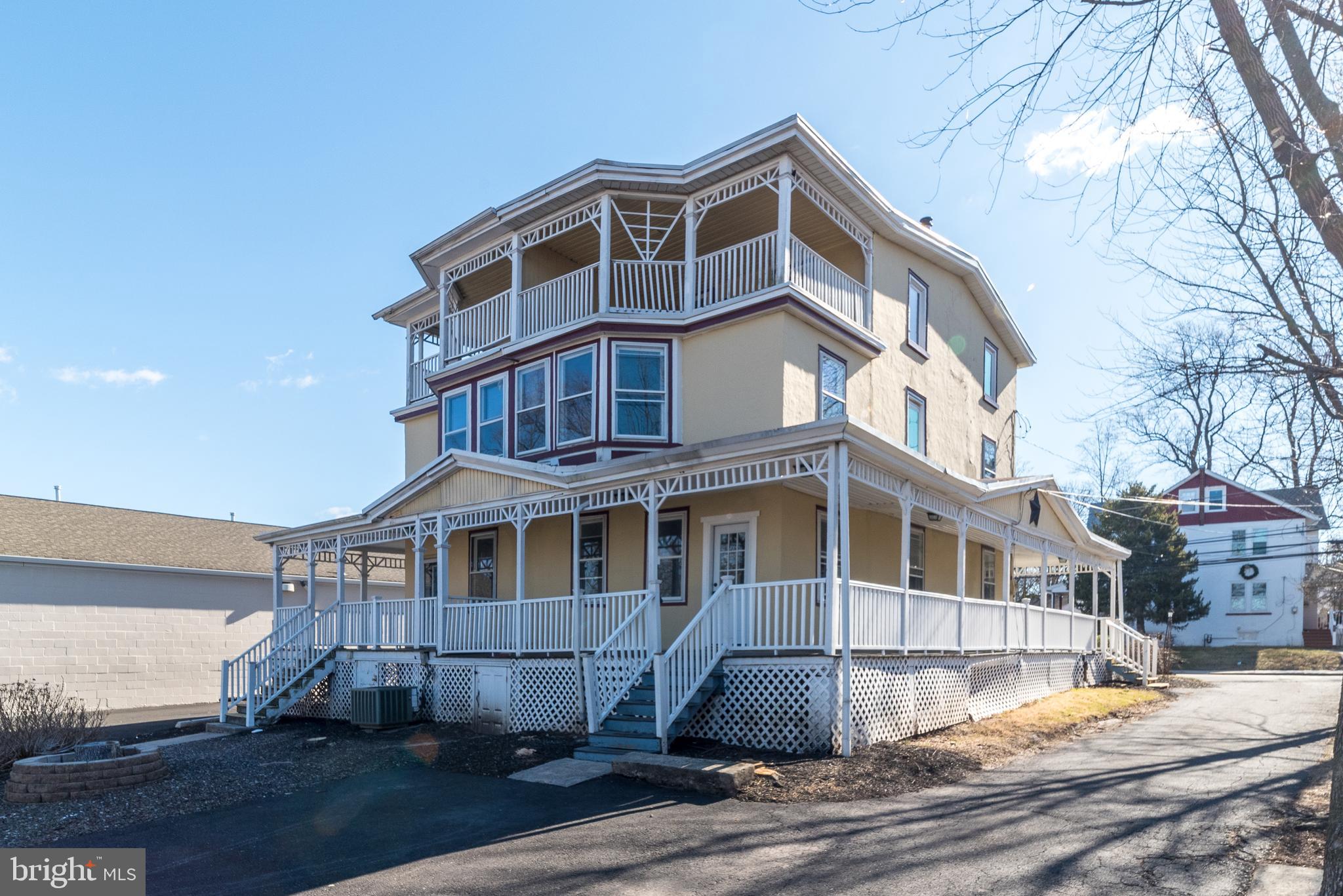 706-708 E WALNUT STREET