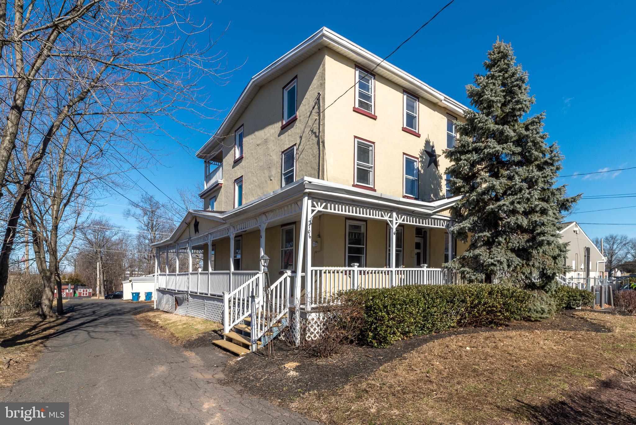 706-708 E WALNUT STREET