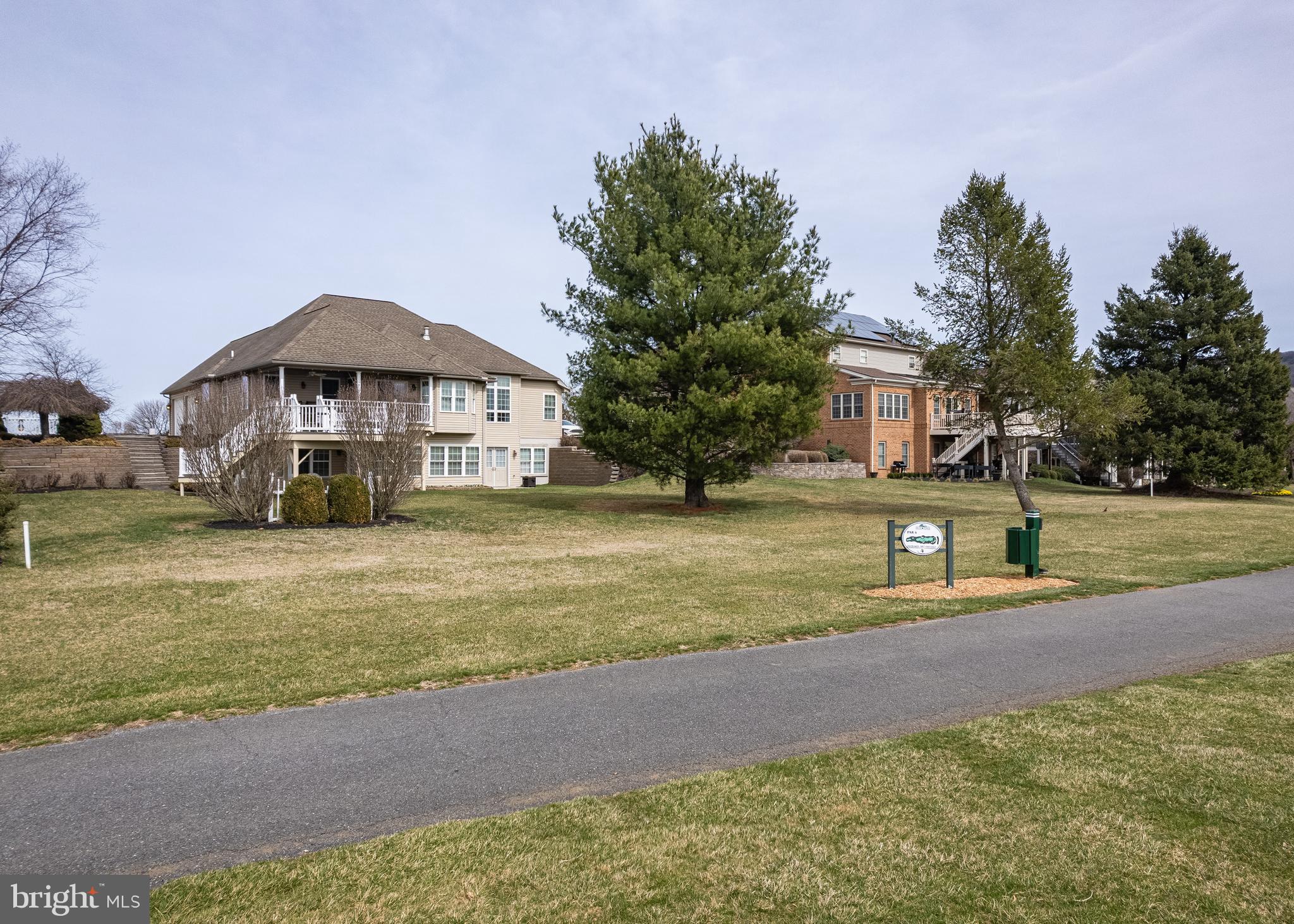 PENN NATIONAL GOLF COURSE COMMUNITY - Residential