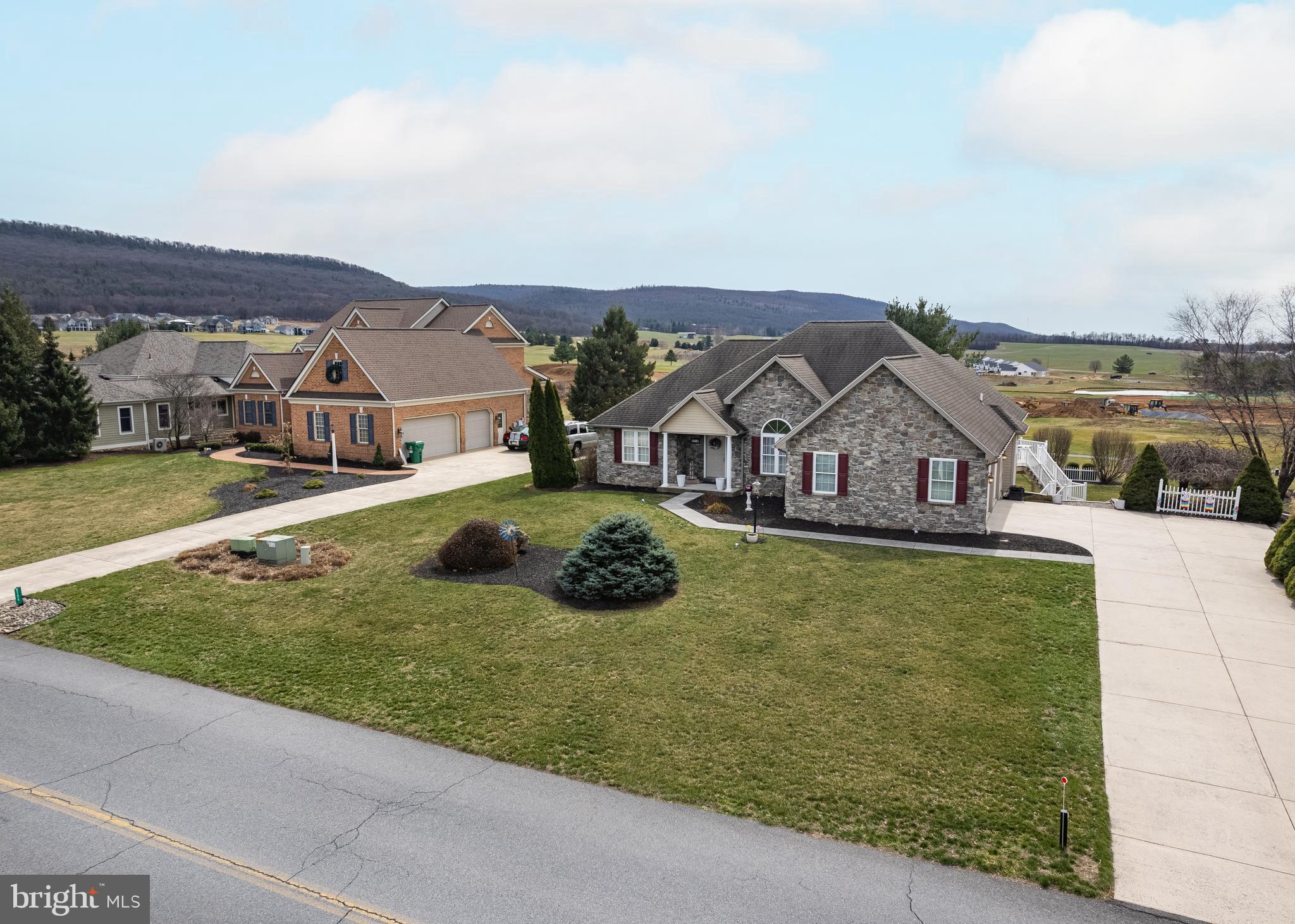 PENN NATIONAL GOLF COURSE COMMUNITY - Residential
