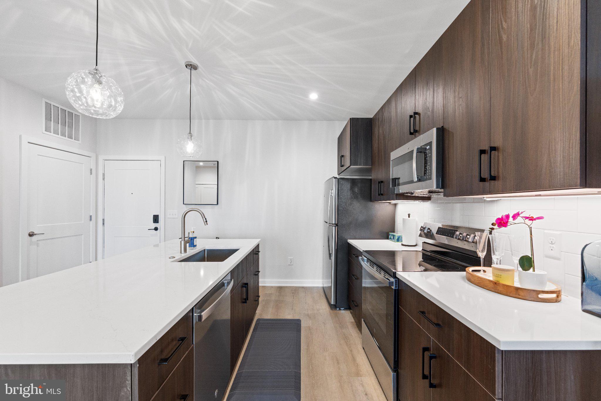 24 S YORK ROAD 403