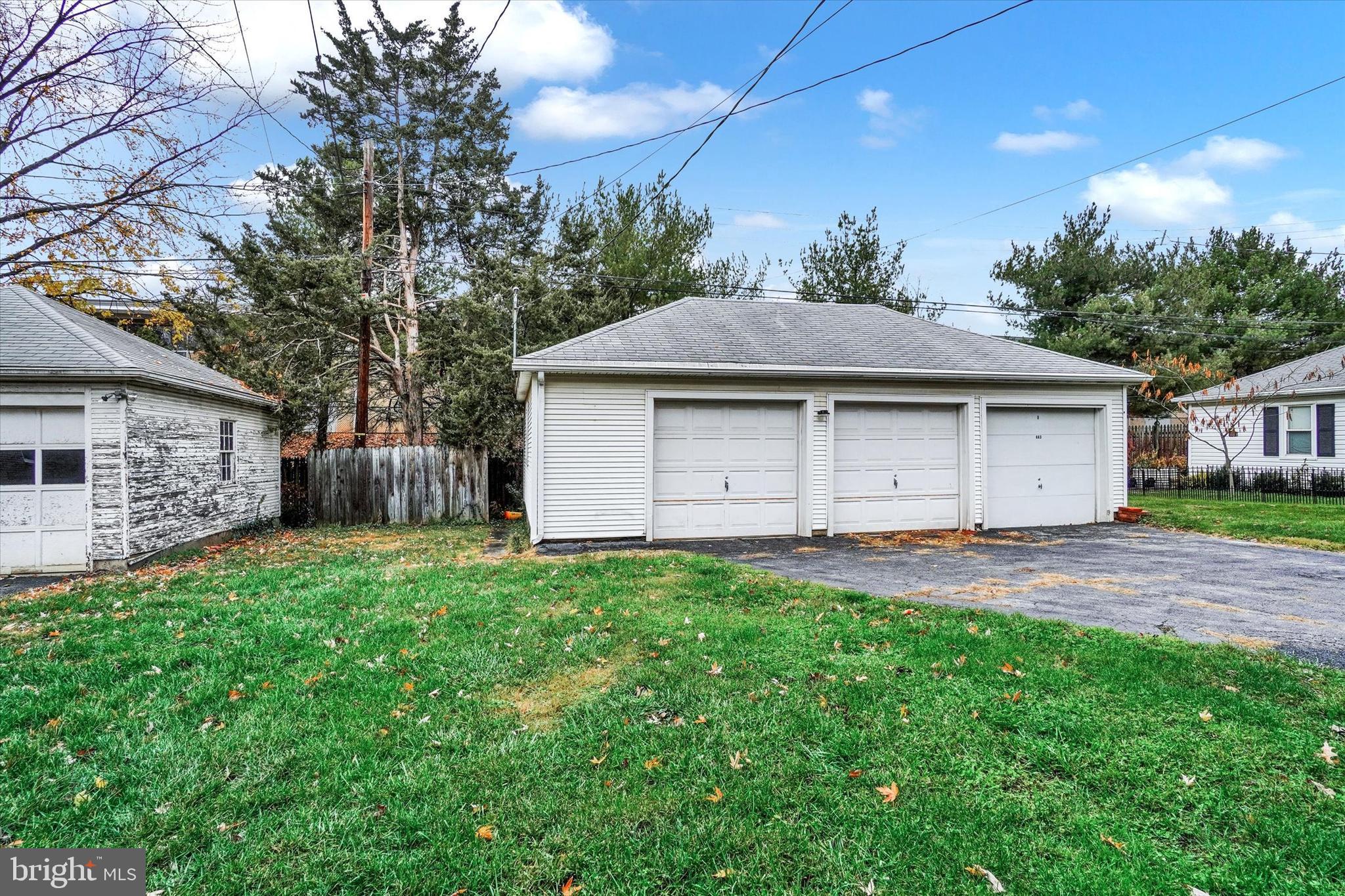 YORK COLLEGE - Residential