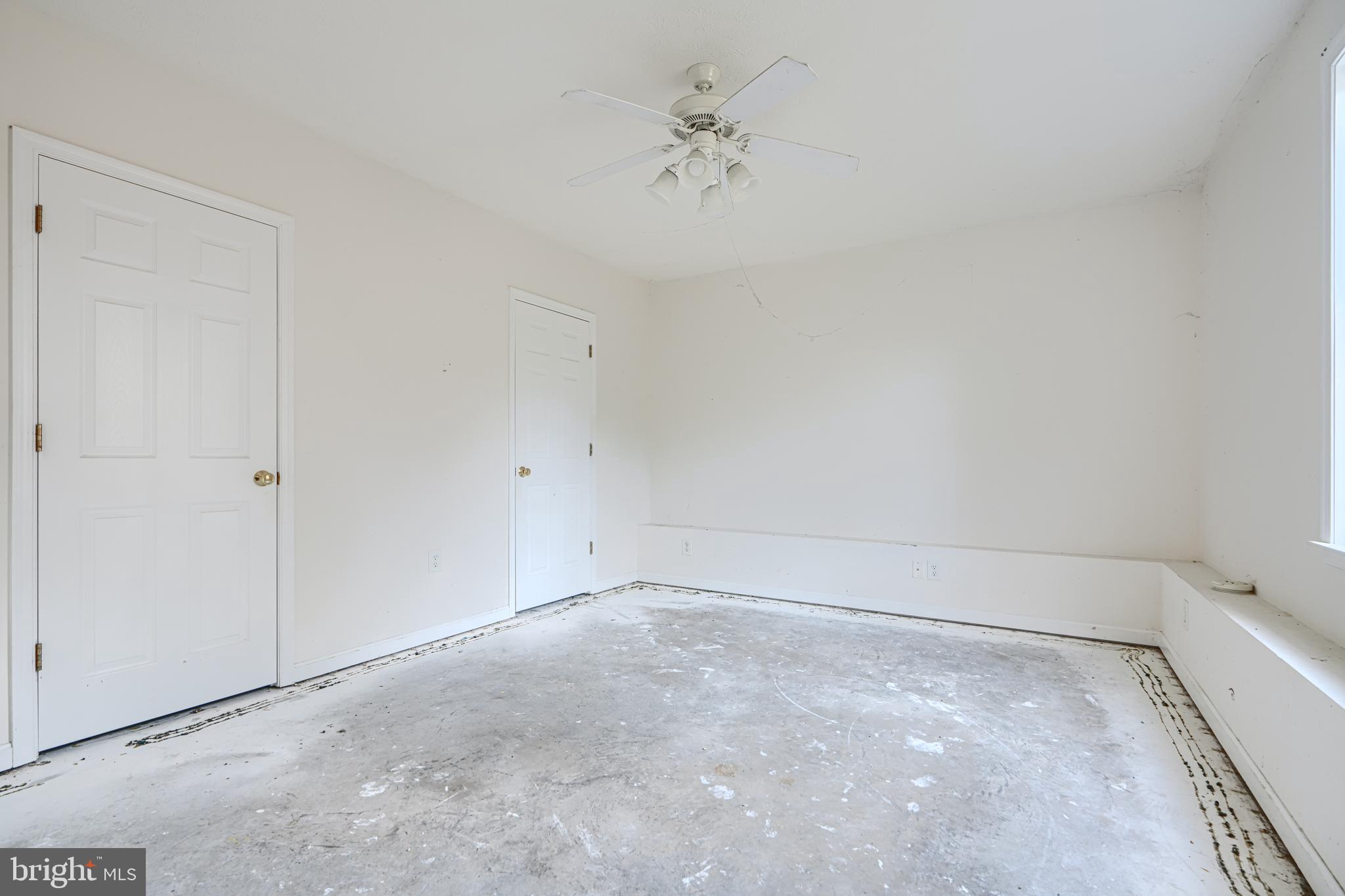 RIVERSIDE MEADOWS - Residential