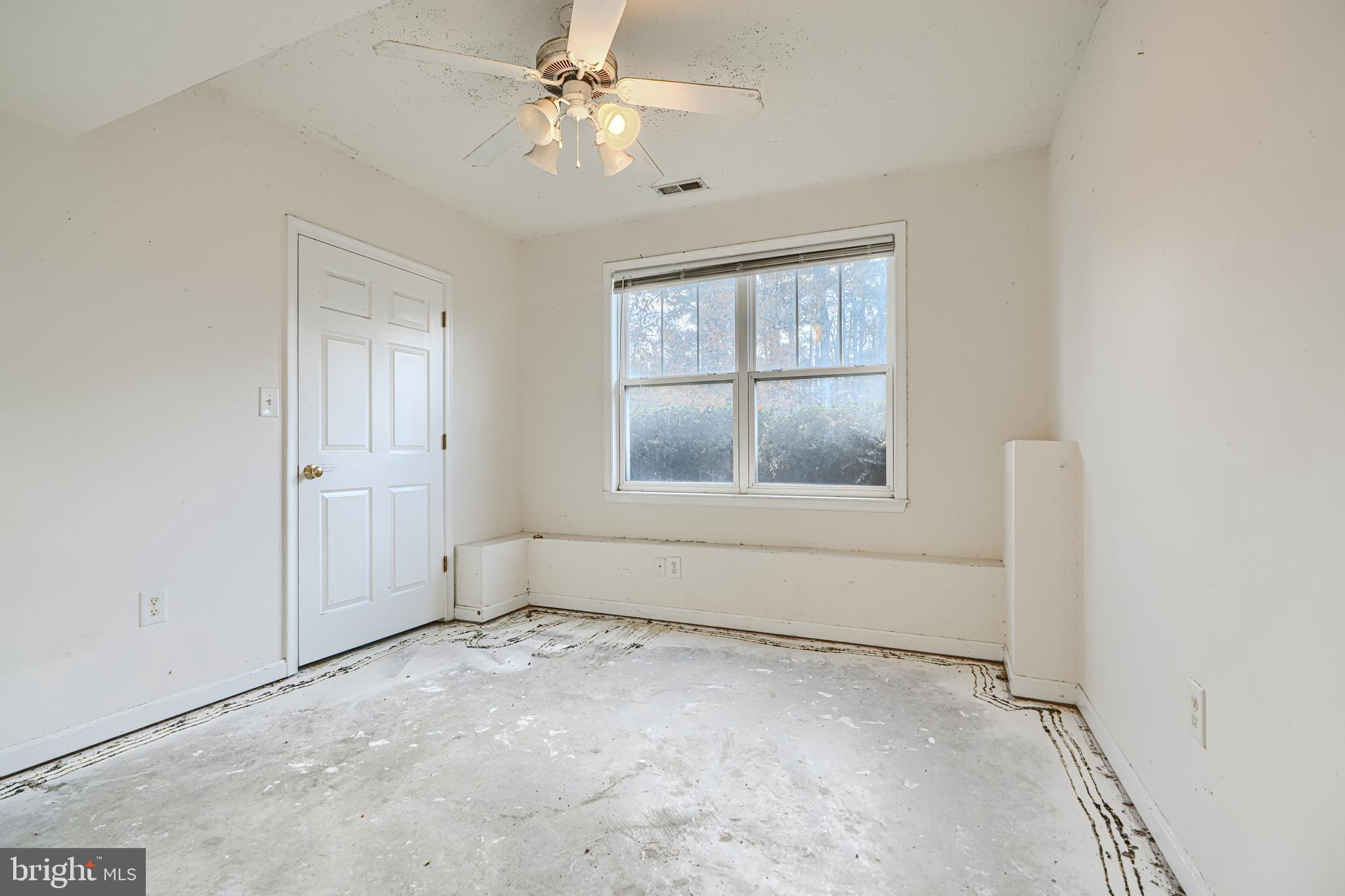 RIVERSIDE MEADOWS - Residential