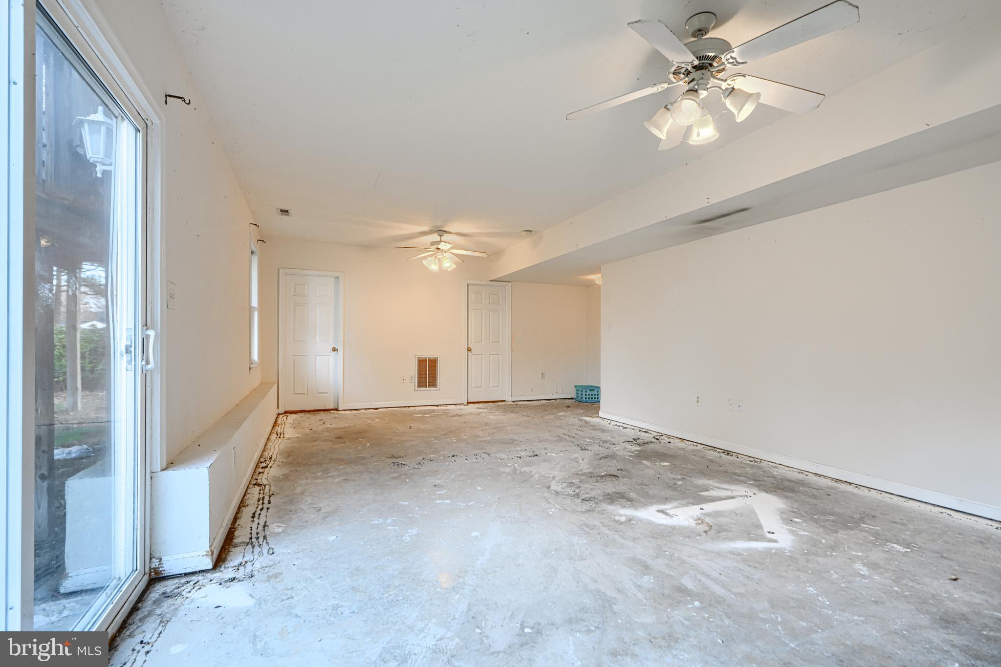 RIVERSIDE MEADOWS - Residential